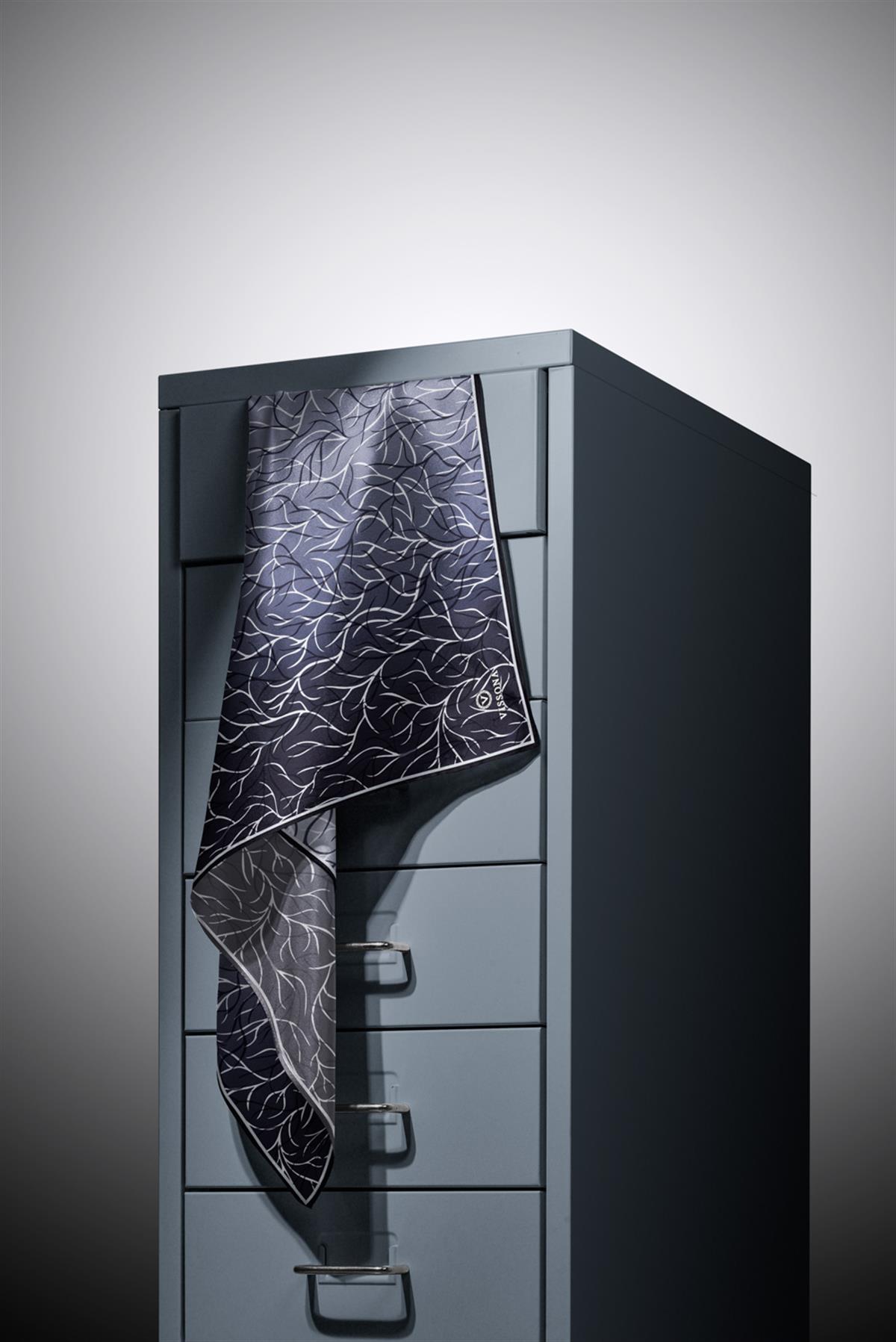 %100 Twill İpek Degrade Desenli Siyah Renkli 90x90 Eşarp Dikim Şekli : El Dikişi