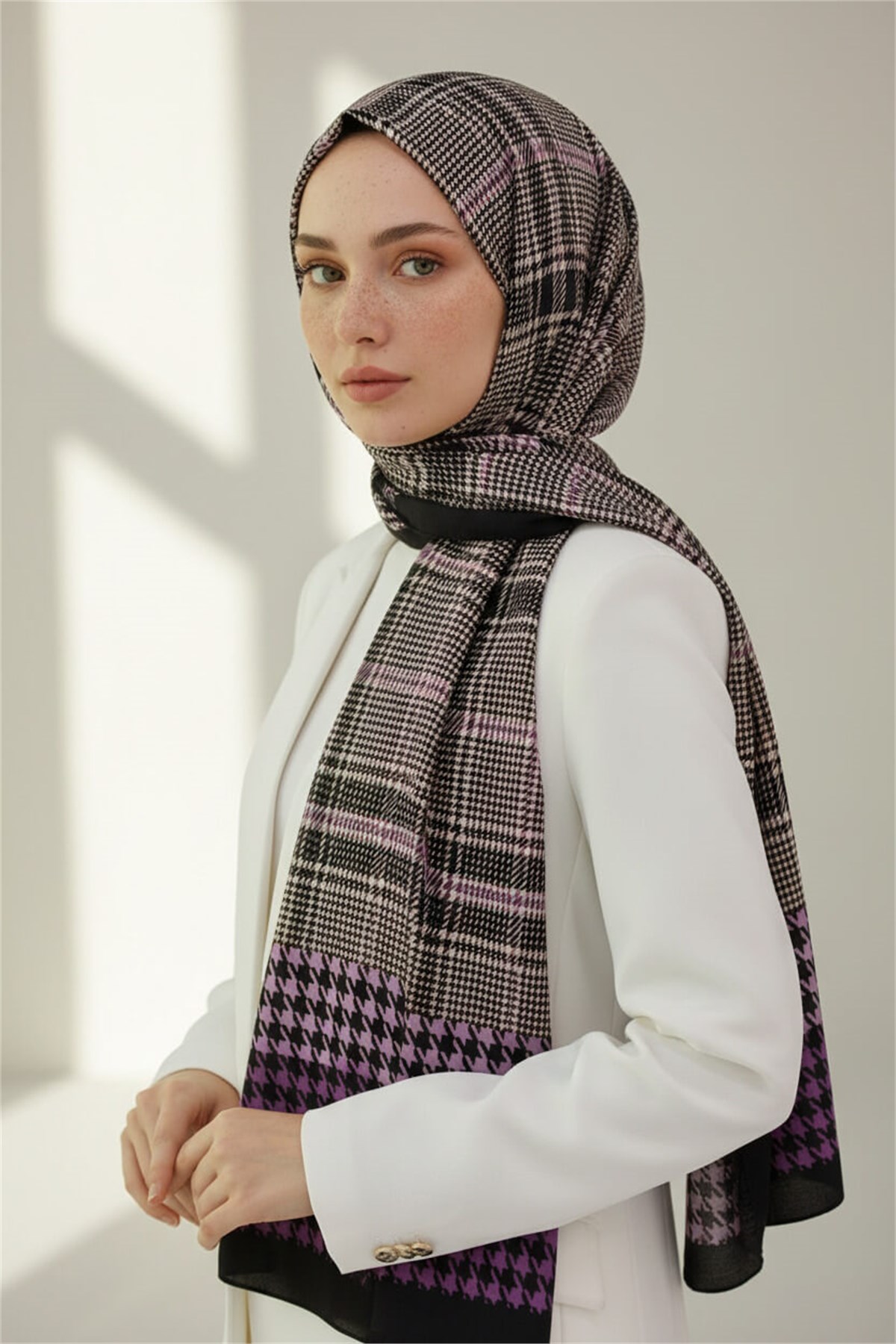 KREP EKOSELİ KAZAYAK DESENLİ LİLA RENKLİ 75X195 KIRIŞMAZ ŞAL