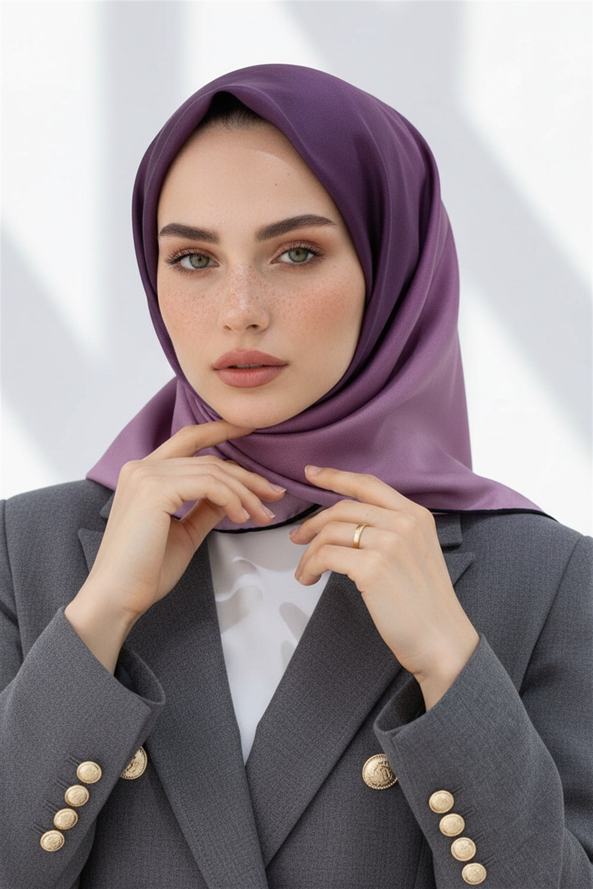 %100 Twill İpek Degrade Desenli Gül Kurusu Renkli 90x90 Eşarp Dikim Şekli : El Dikişi