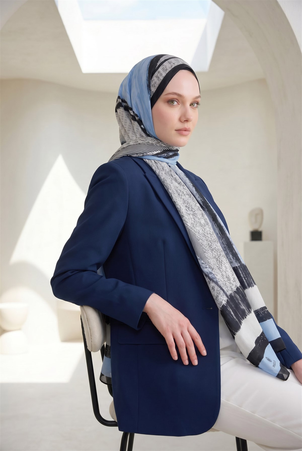 %100 Saf İpek Şal İnce Saten Vual Dokuma Patchwork Desenli Siyah - Bebe Mavisi Renkli 90x210 Şal