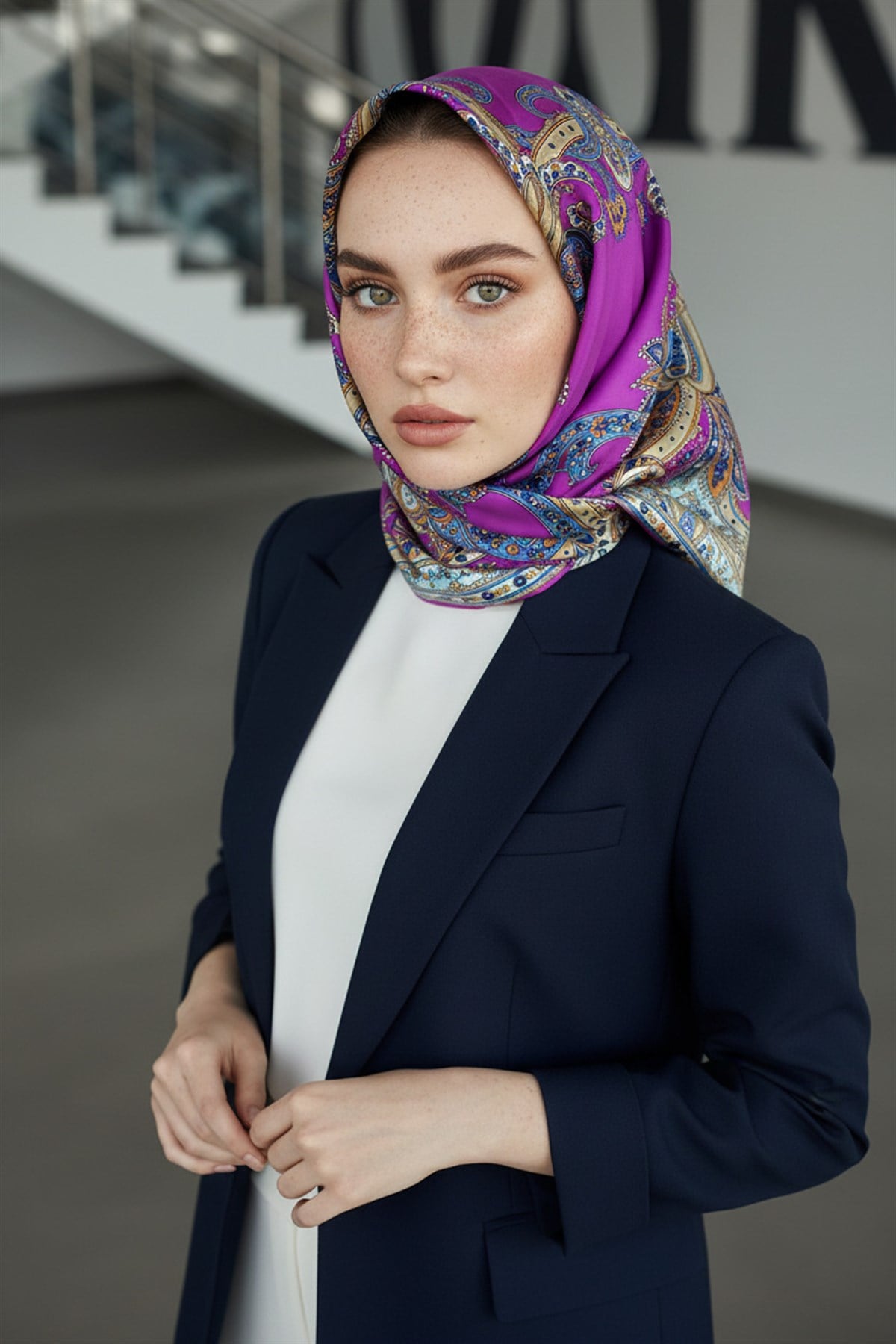 %100 Twill İpek Şal Desenli Fuşya Renkli 90x90 Eşarp Dikim Şekli : El Dikişi