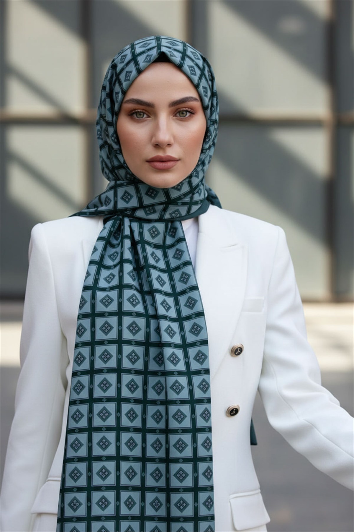 KREP KARE DESENLİ ZÜMRÜT YEŞİLİ RENKLİ 75X195 KIRIŞMAZ ŞAL