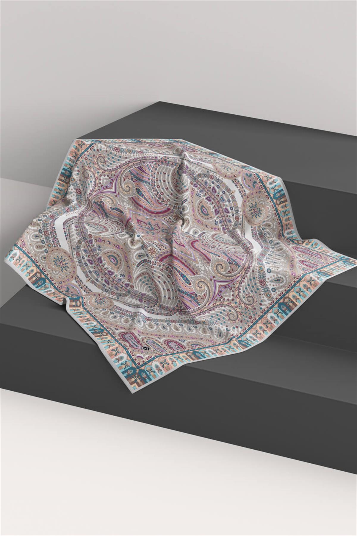 %100 Twill İpek Etro Desenli Gri - Somon Renkli 90x90 Eşarp Dikim Şekli : El Dikişi