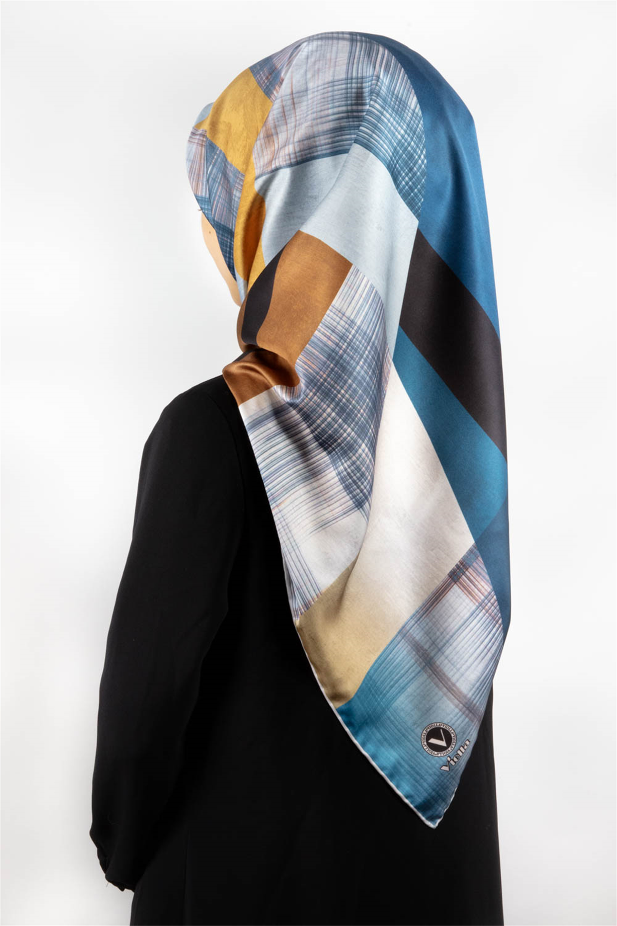Twill Geometrik Desenli İndigo Renkli 90x90 Eşarp (İpek İçermez) Kenar Dikiş Şekli El Dikişli