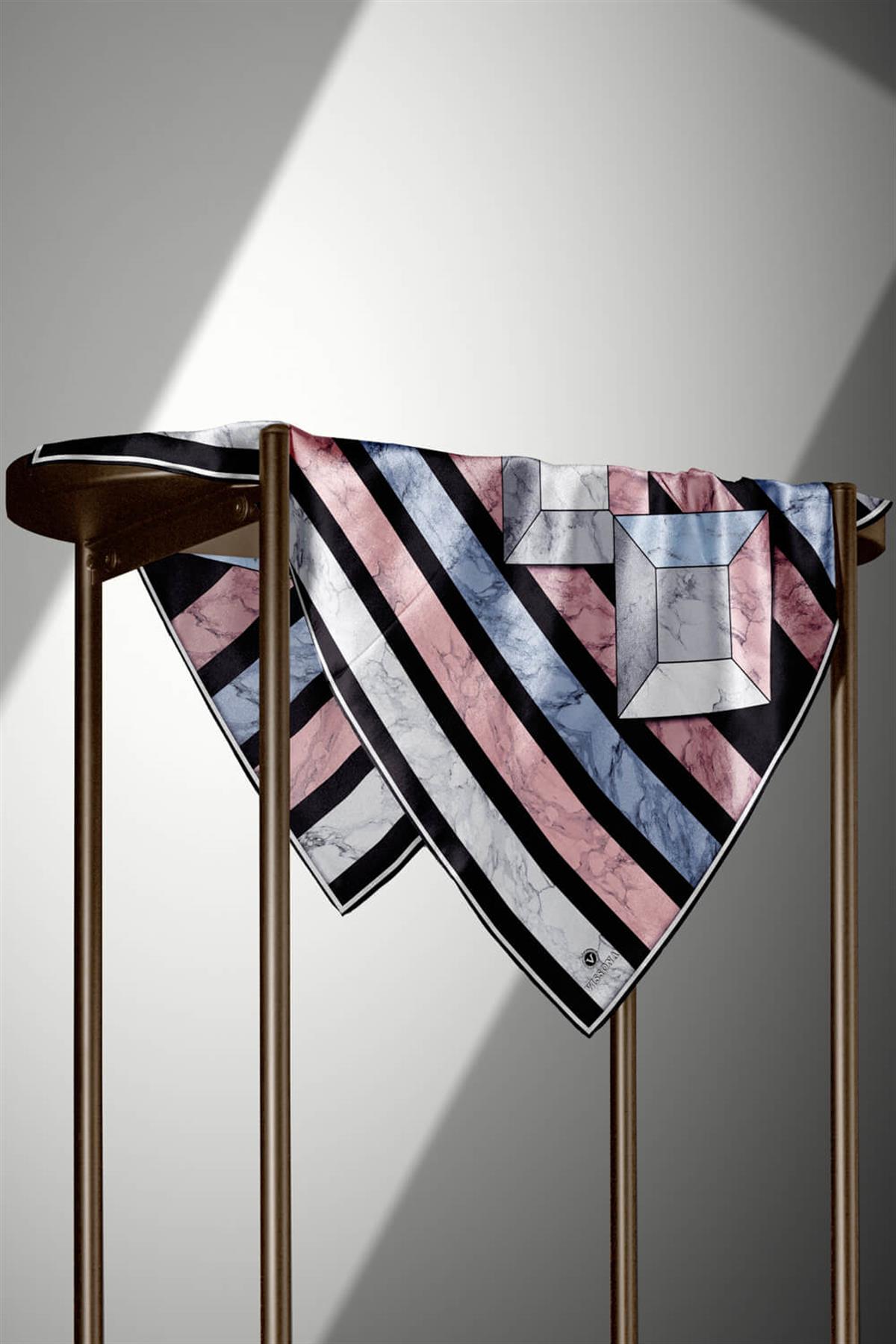 %100 Twill İpek Geometrik Mermer Desenli Pudra - Siyah Renkli 90x90 Eşarp Dikim Şekli : El Dikişi