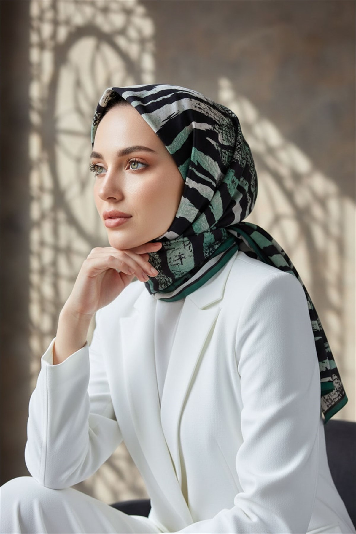 KREP ZEBRA DESENLİ PETROL YEŞİLİ - SİYAH RENKLİ 75X195 KIRIŞMAZ ŞAL