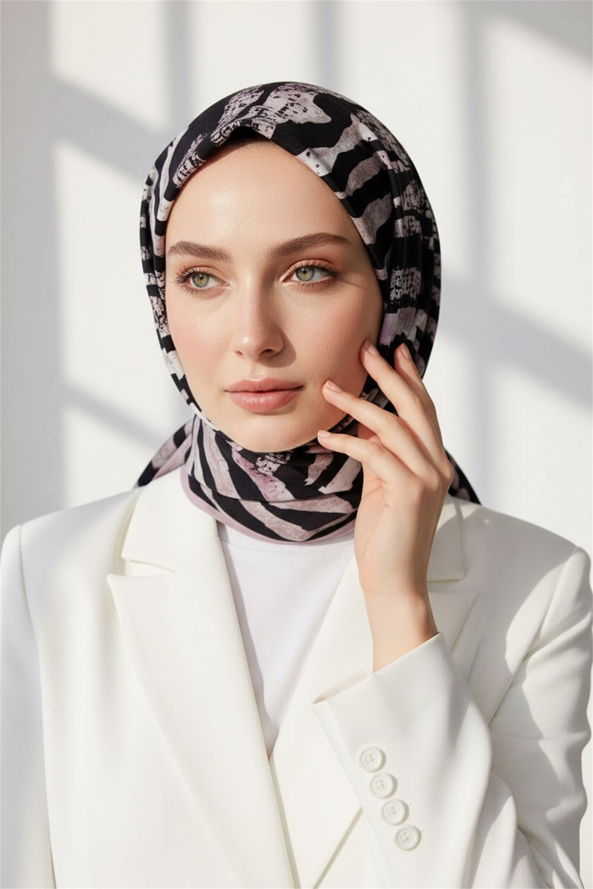 KREP ZEBRA DESENLİ PUDRA - SİYAH RENKLİ 75X195 KIRIŞMAZ ŞAL