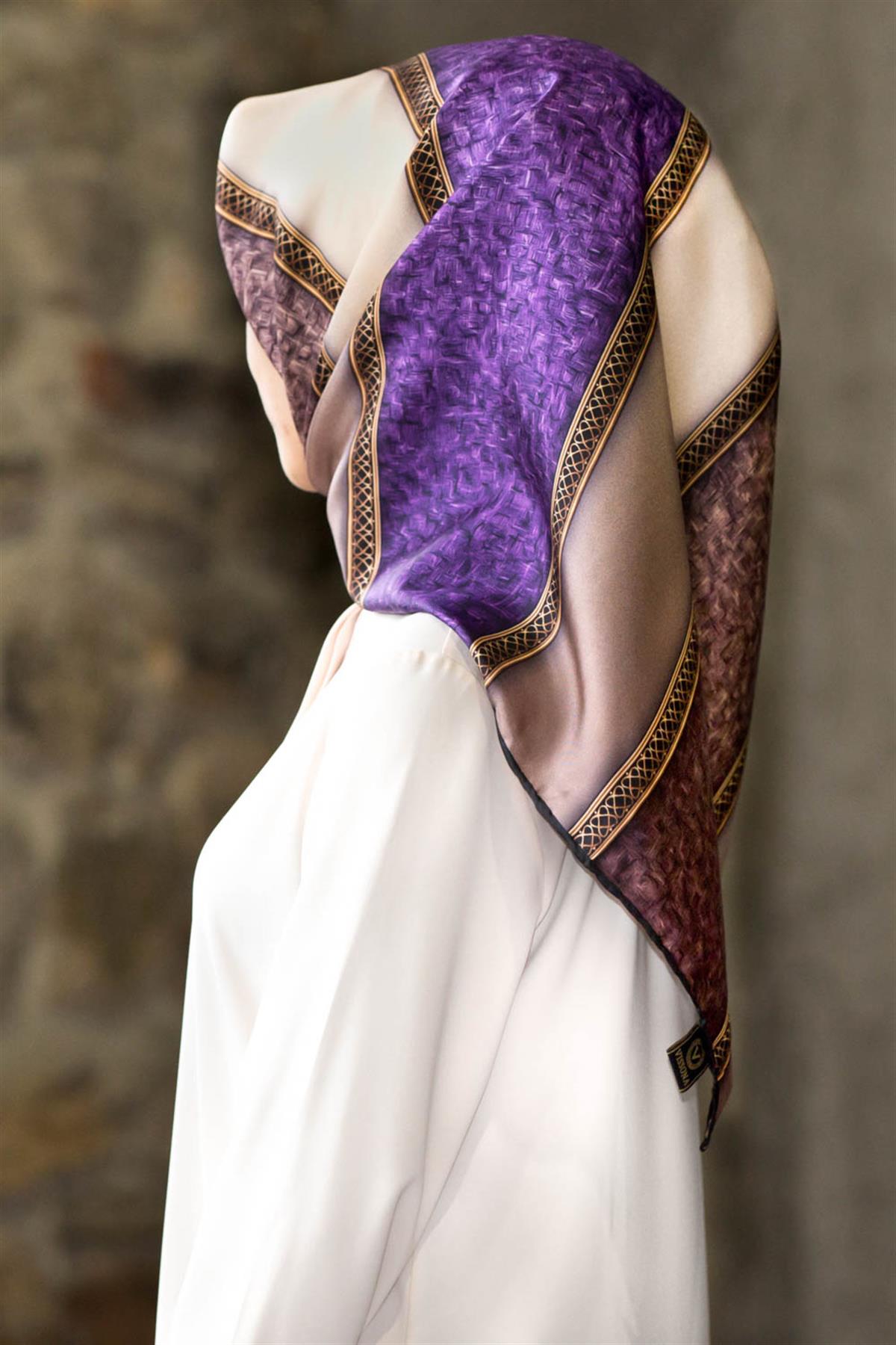 %100 Twill İpek Dokulu Ve Şerit Desenli Mor - Somon Renkli 90x90 Eşarp Dikim Şekli : El Dikişi