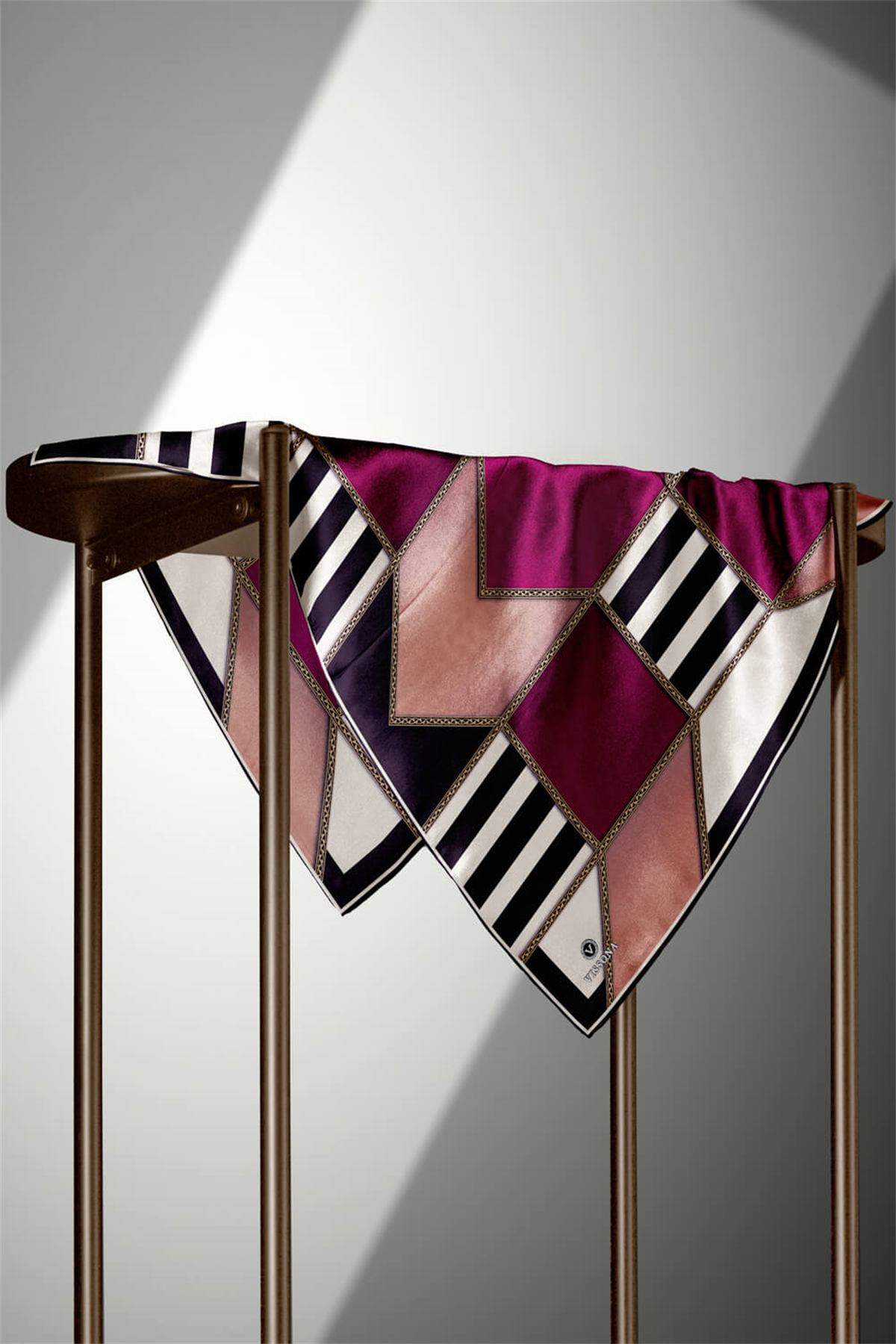 %100 Twill İpek Geometrik Desenli Mürdüm - Somon Renkli 90x90 Eşarp Dikim Şekli : El Dikişi