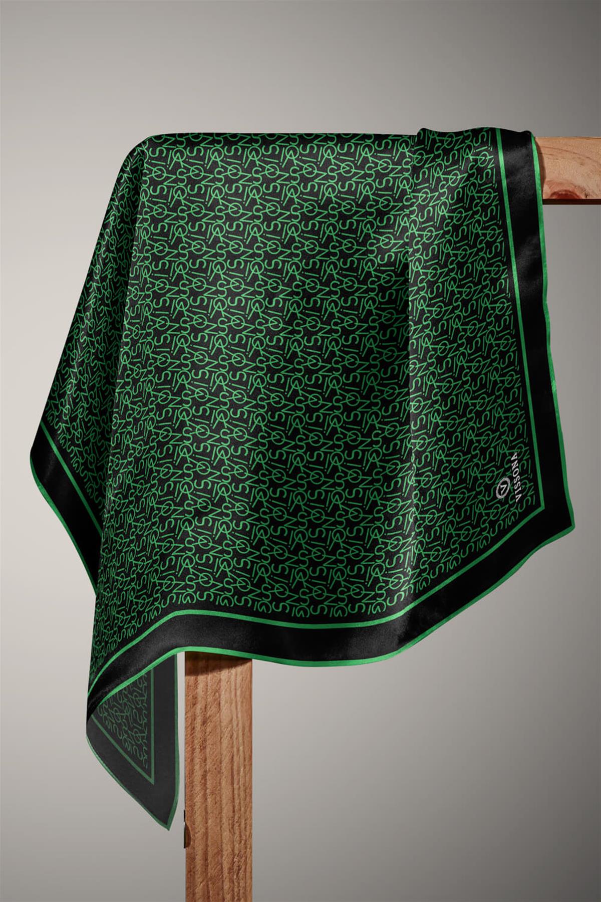 %100 Twill İpek Harf Desenli Siyah - Benetton Yeşili Renkli 90x90 Eşarp Dikim Şekli : El Dikişi