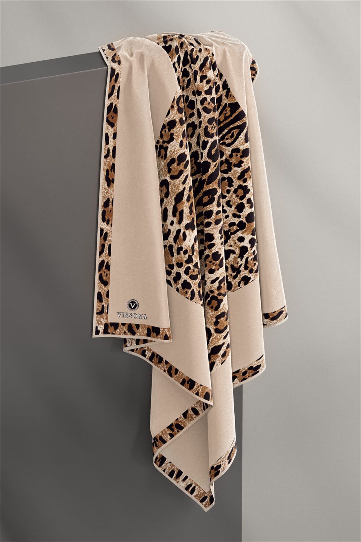 %100 Twill İpek Leopar Desenli Bej Renkli 90x90 Eşarp Dikim Şekli : El Dikişi