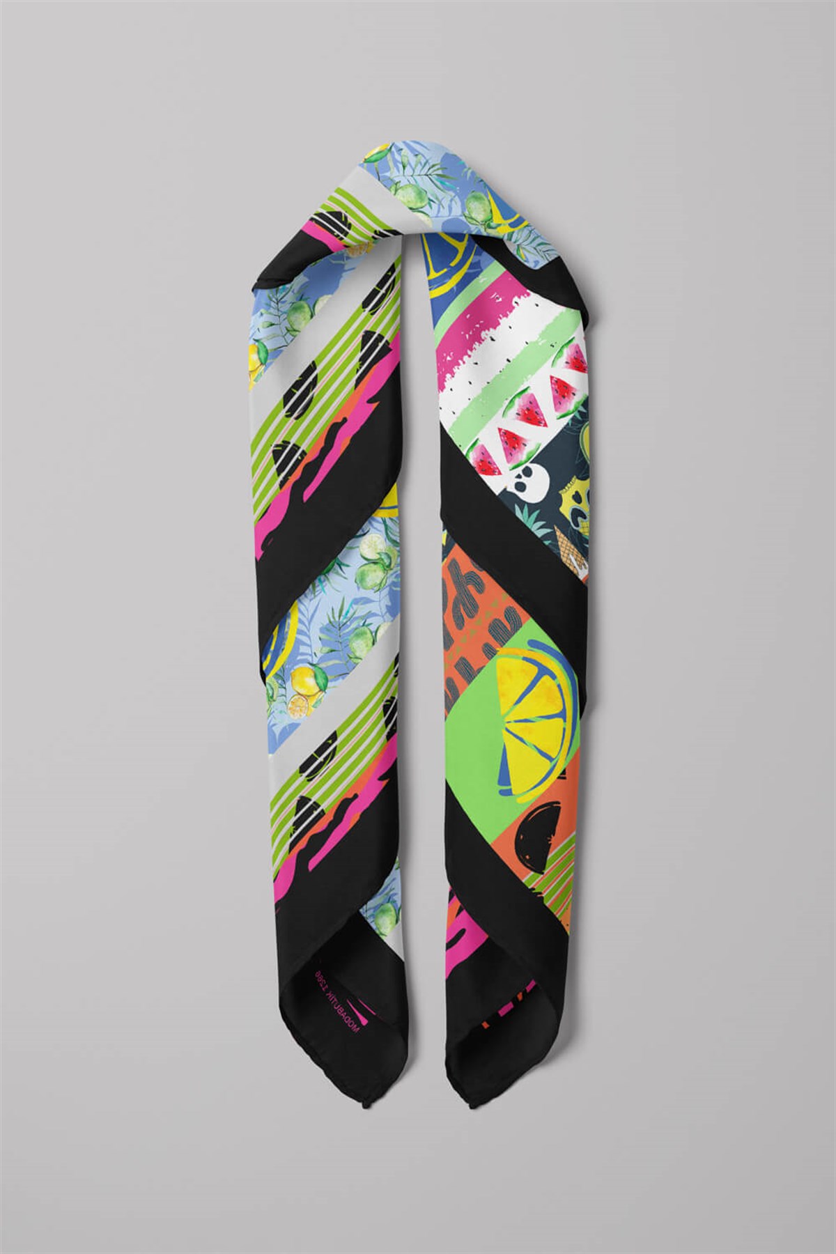 Violla Z25 Kadın Yeşil Meyve Desenli 50x50 Bandana HYL DG01266-22