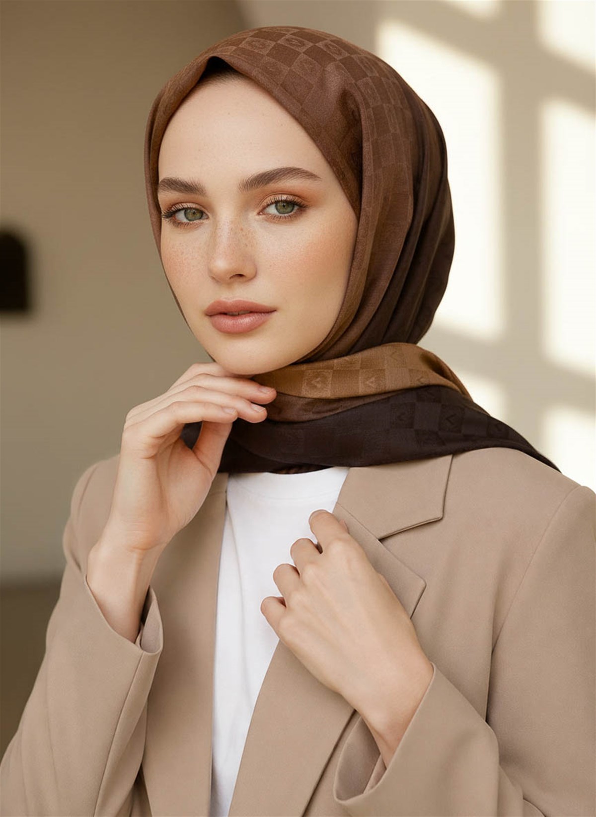 Vissona %57 İPEK %43 PAMUK Degrade Desenli Gold Renkli Şal -  70x190 Dikiş Tipi İtalyan Dikişli