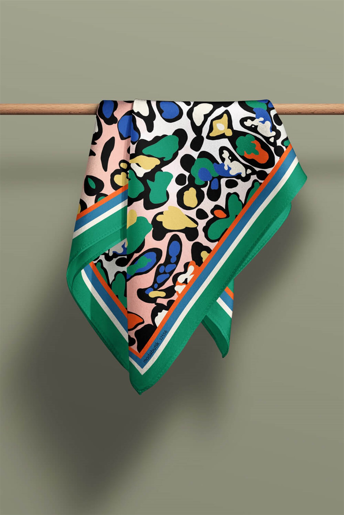 Violla D26 WATERCOLOR LEOPARD BANDANA