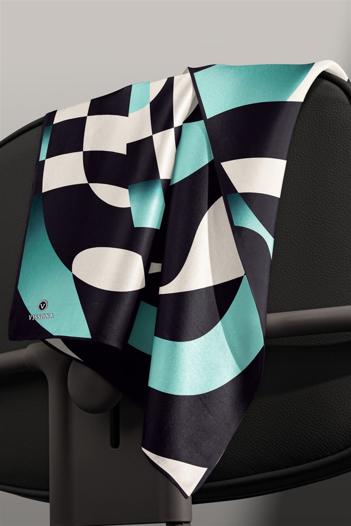 %100 Twill İpek Geometrik Desenli Mint Yeşili Renkli 90x90 Eşarp Dikim Şekli : El Dikişi