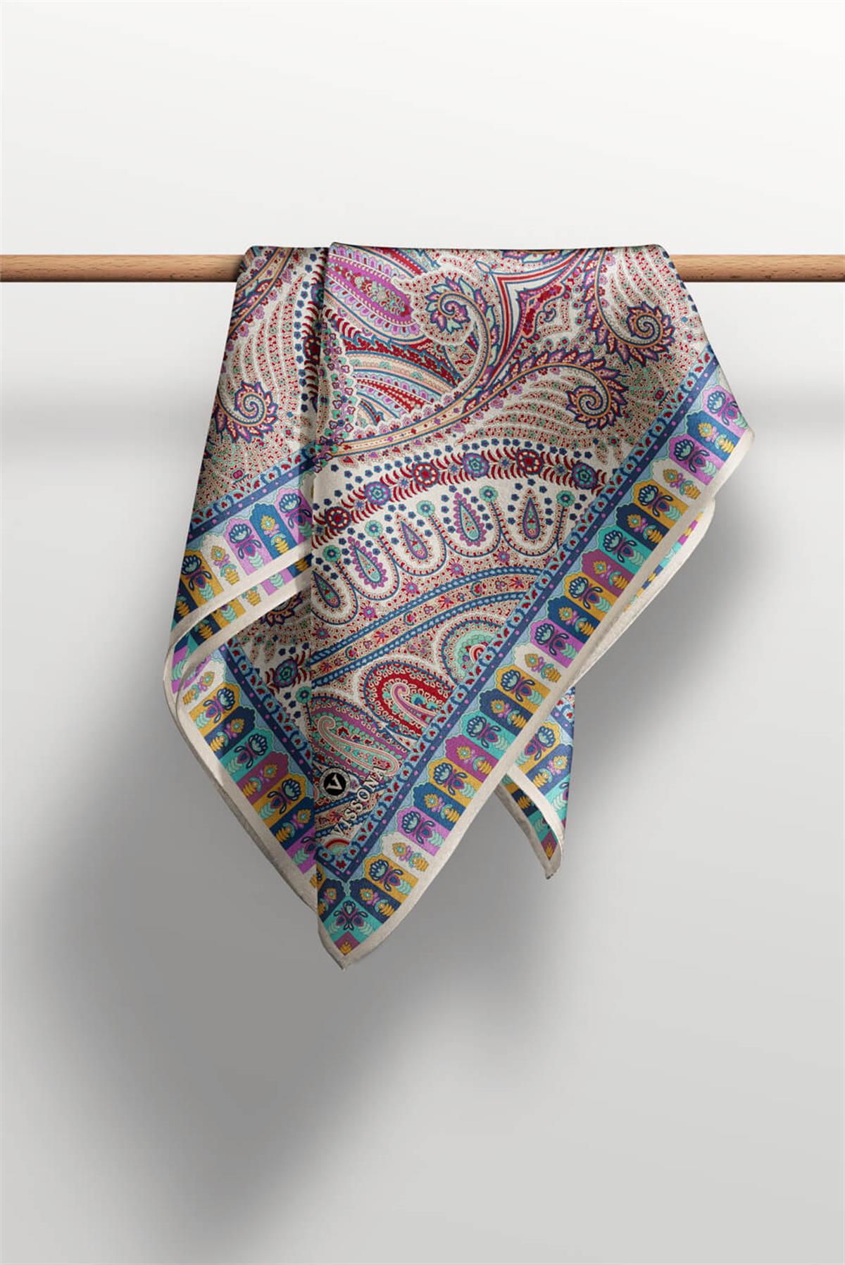 %100 Twill İpek Etro Desenli Krem Renkli 90x90 Eşarp Dikim Şekli : El Dikişi