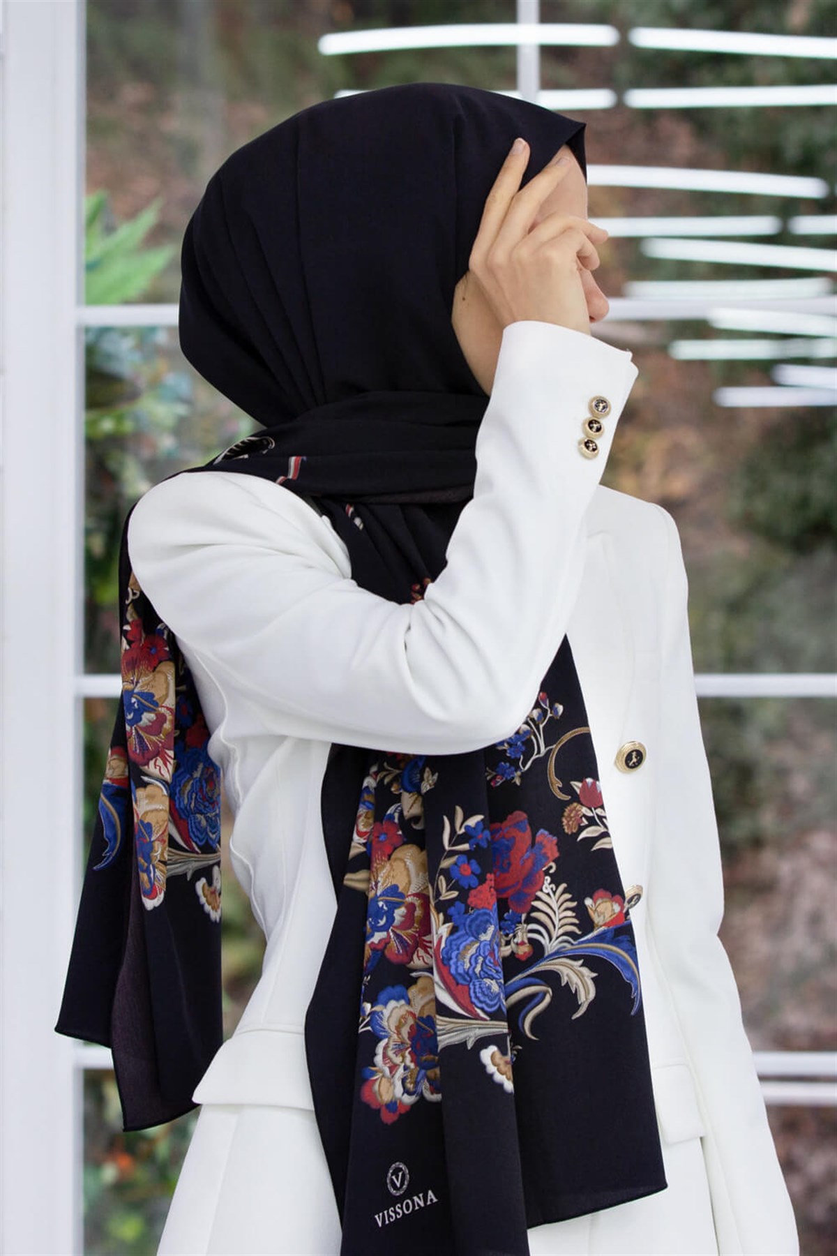 KREP NAKIŞ ÇİÇEK DESENLİ SİYAH RENKLİ 75X195 KIRIŞMAZ ŞAL
