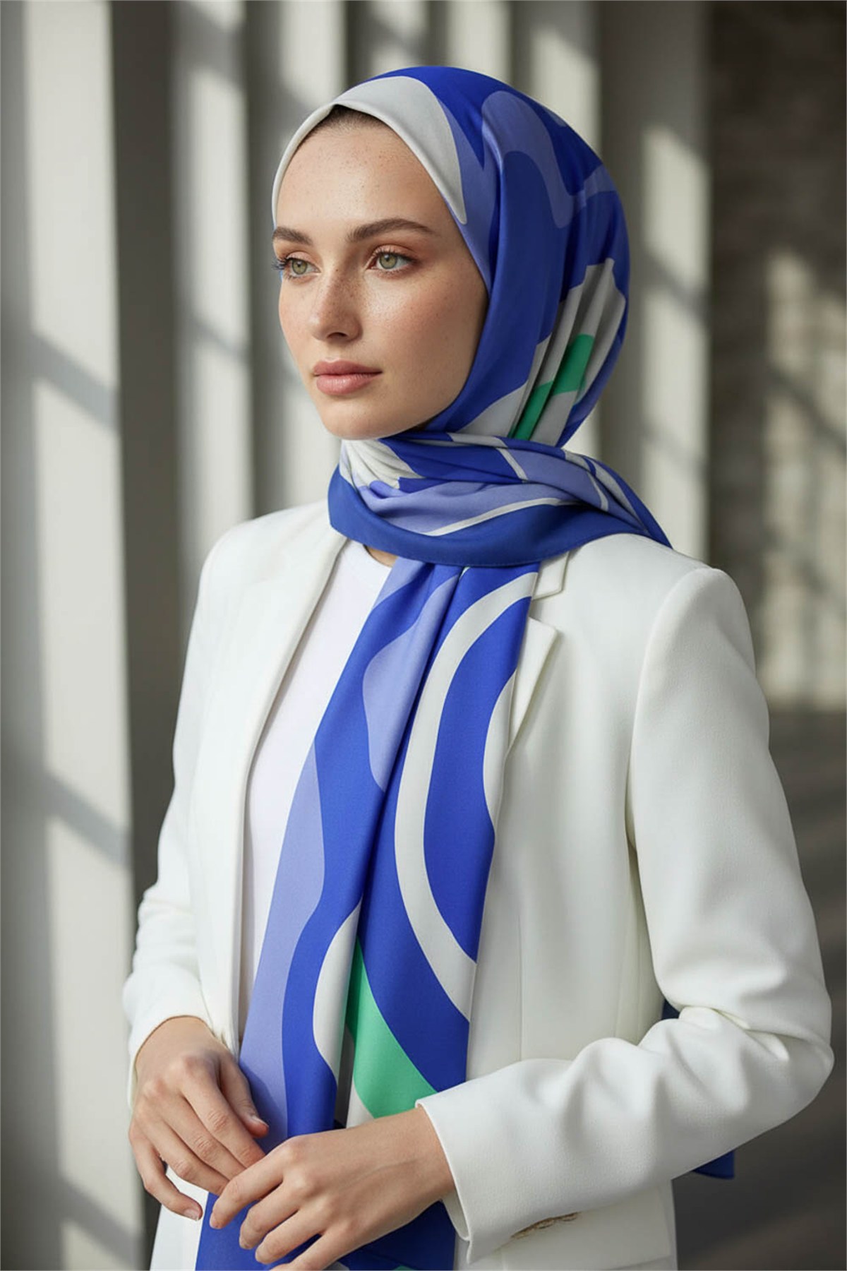 KREP GEOMETRİK DESENLİ İNDİGO RENKLİ 75X195 KIRIŞMAZ ŞAL