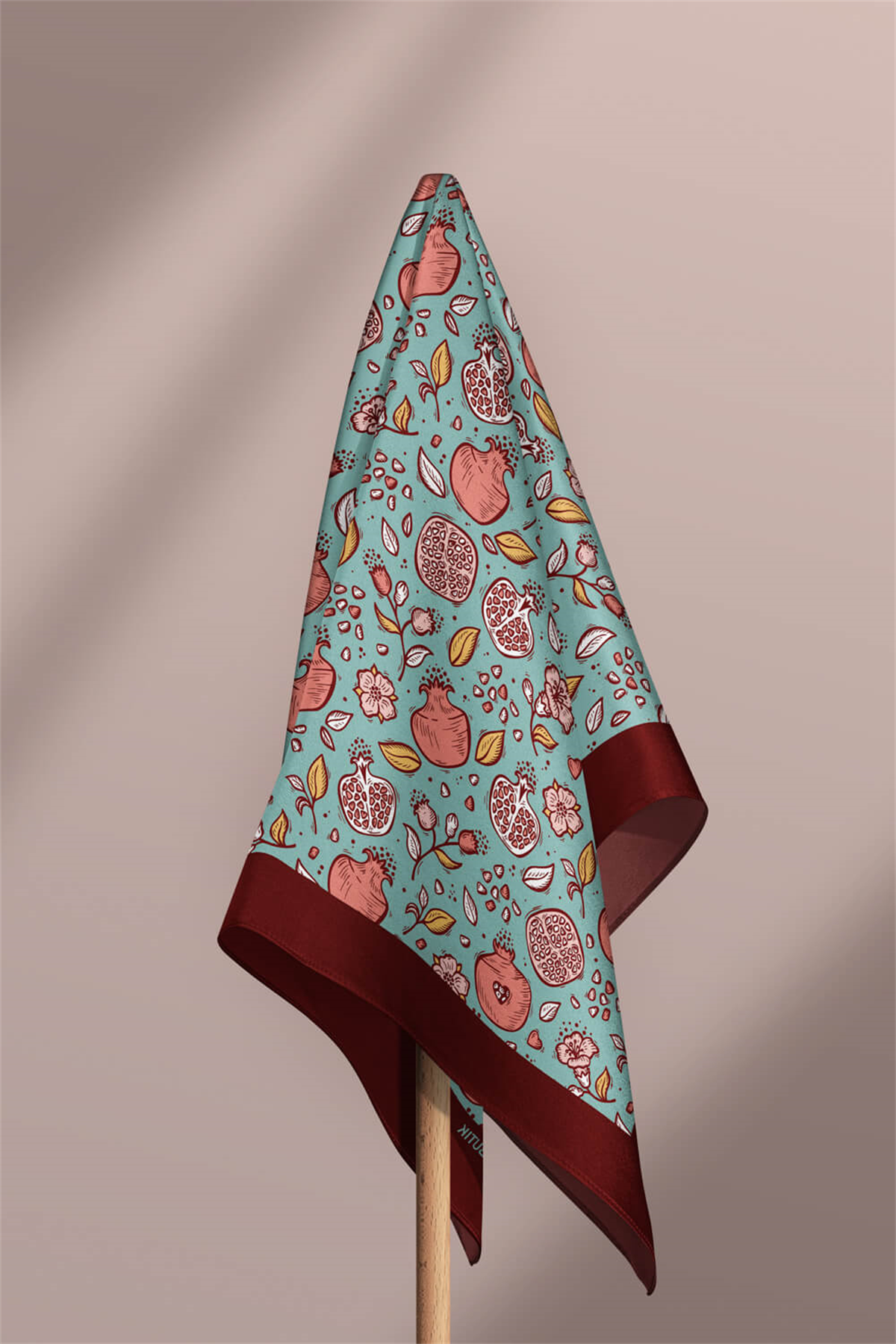 Kadın Açık Mavi Küçük Nar Desenli 50x50 Bandana