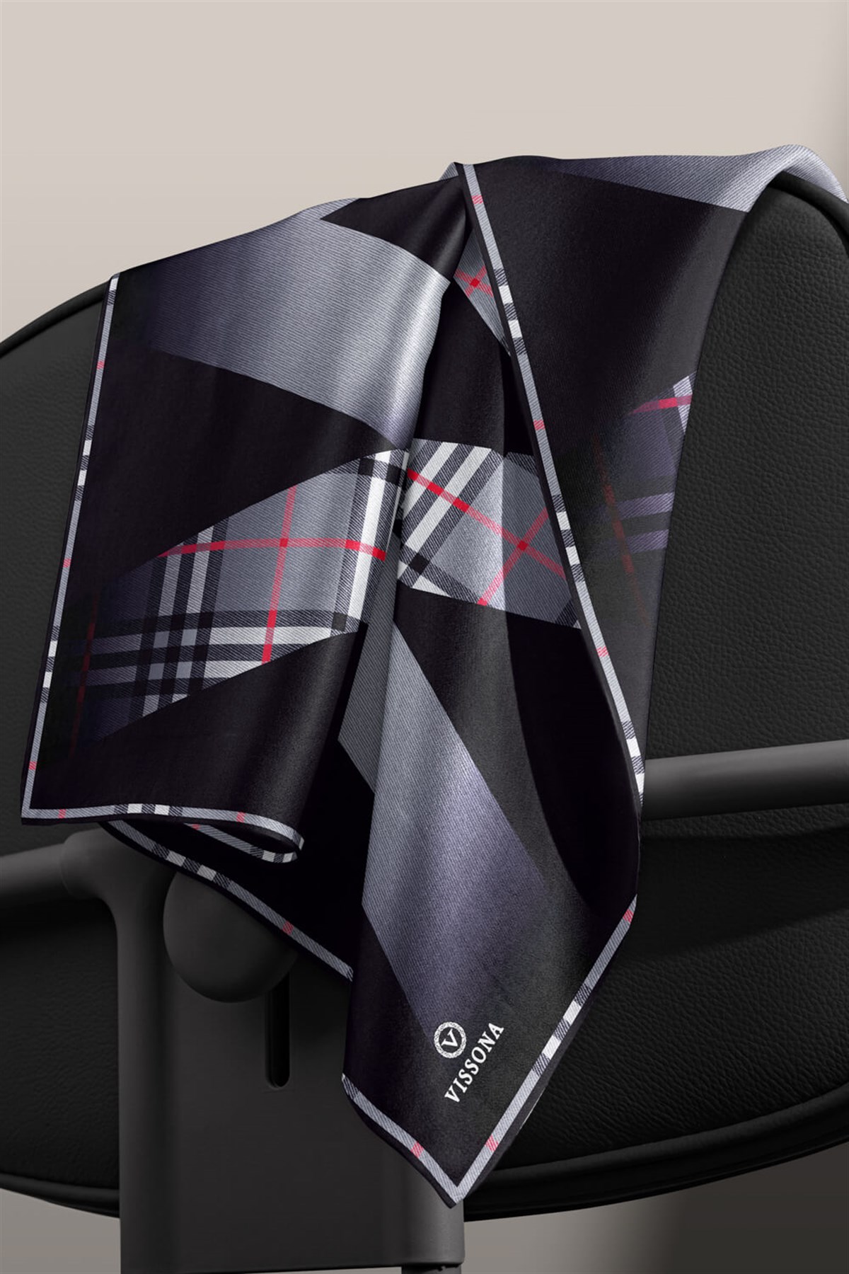 %100 Twill İpek Ekose Desenli Gri - Siyah Renkli 90x90 Eşarp Dikim Şekli : El Dikişi