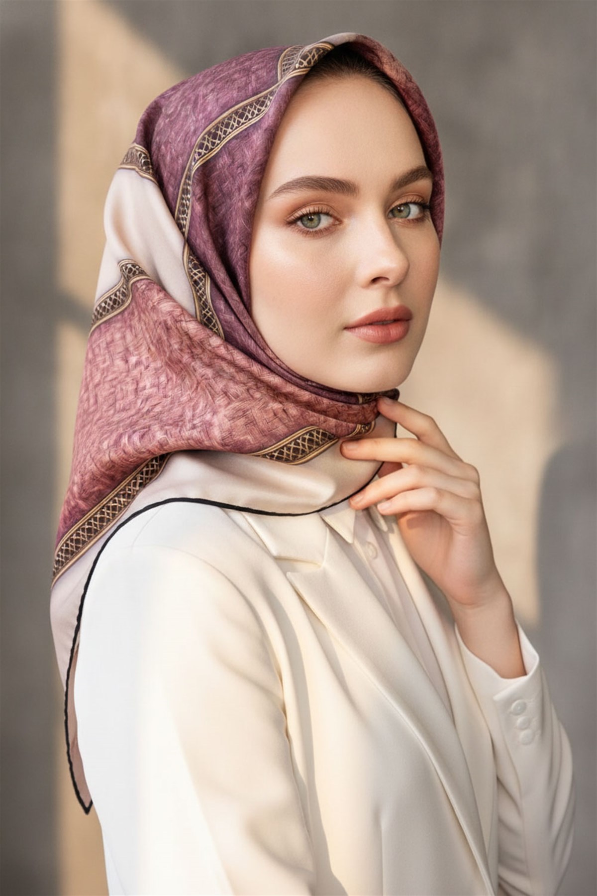 %100 Twill İpek Dokulu Ve Şerit Desenli Gül Kurusu - Somon Renkli 90x90 Eşarp Dikim Şekli : El Dikişi