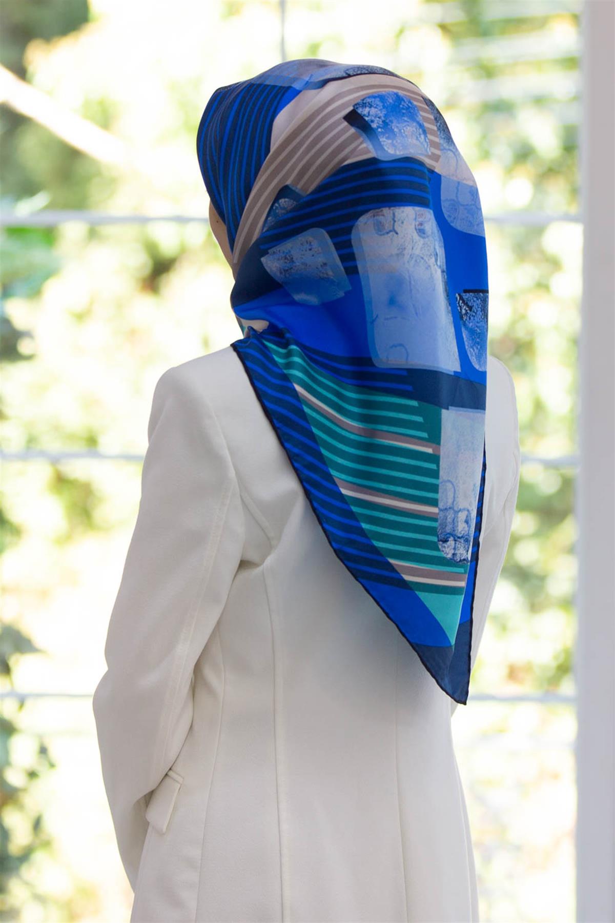 %100 Twill İpek Geometrik Desenli Saks - Mint Yeşili Renkli 90x90 Eşarp Dikim Şekli : El Dikişi