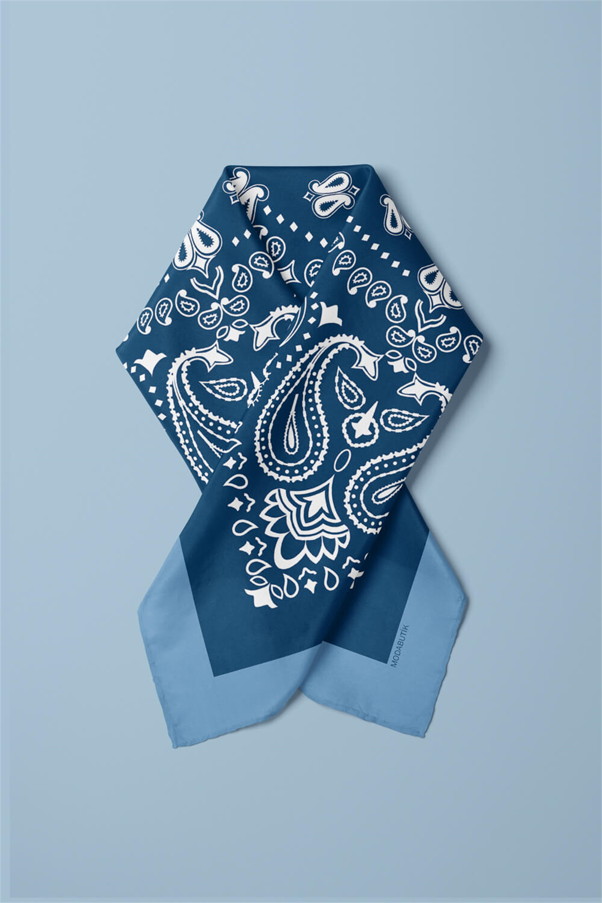 Kadın Mavi Beyaz Etnik Desenli 50x50 Bandana