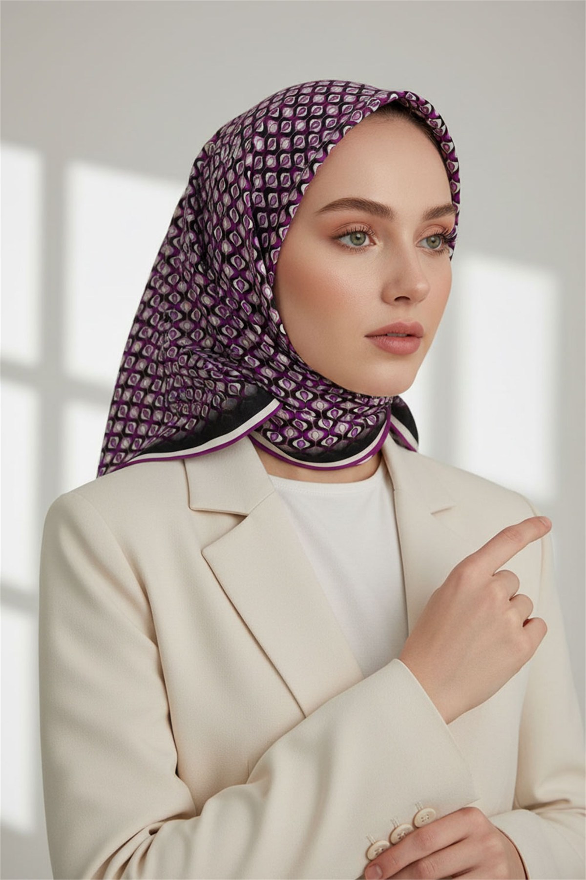 Twill Çıtır Desenli Mürdüm Renkli 90x90 Eşarp (İpek İçermez) Kenar Dikiş Şekli El Dikişli