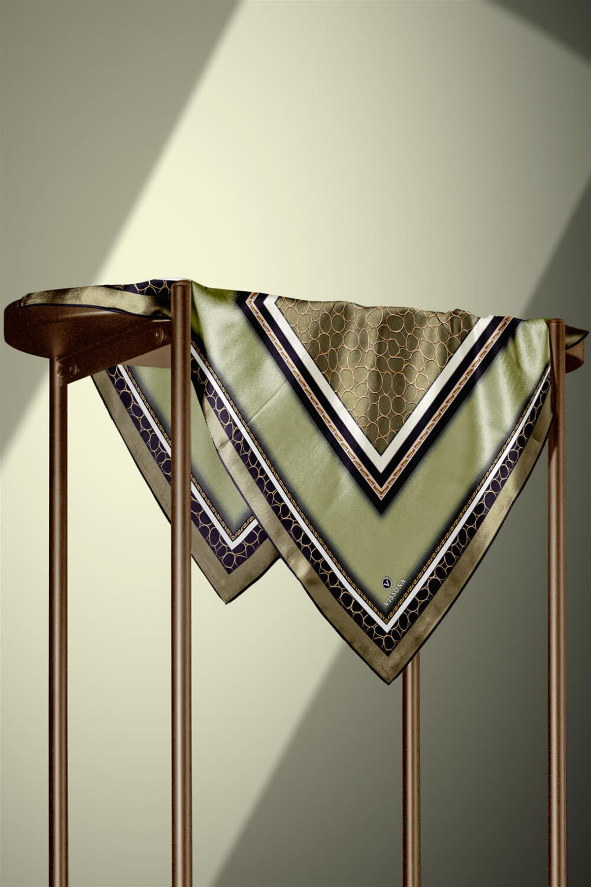 %100 Twill İpek Gold Halka Desenli Haki - Siyah Renkli 90x90 Eşarp Dikim Şekli : El Dikişi
