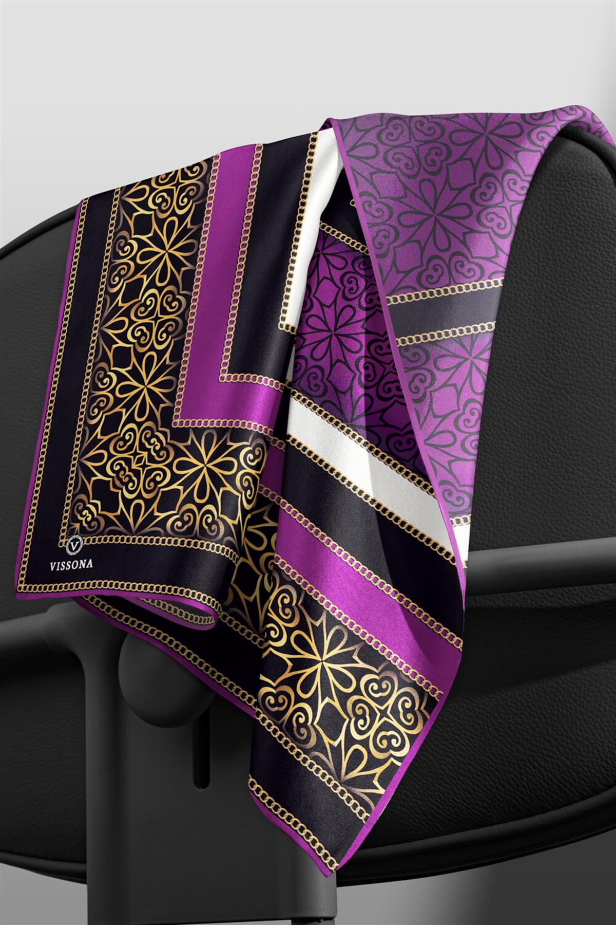 %100 Twill İpek Zincirli Ve Etnik Desenli Mürdüm - Siyah Renkli 90x90 Eşarp Dikim Şekli : El Dikişi