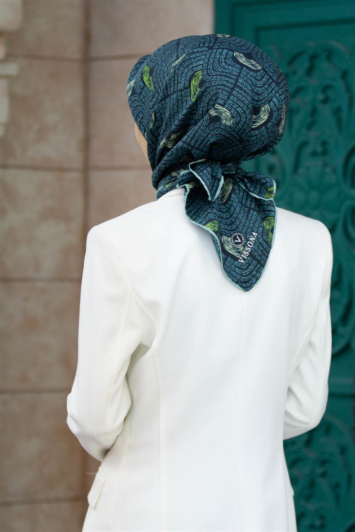 %100 Twill İpek Geometrik Desenli Petrol Mavisi - Lacivert Renkli 90x90 Eşarp Dikim Şekli : El Dikişi