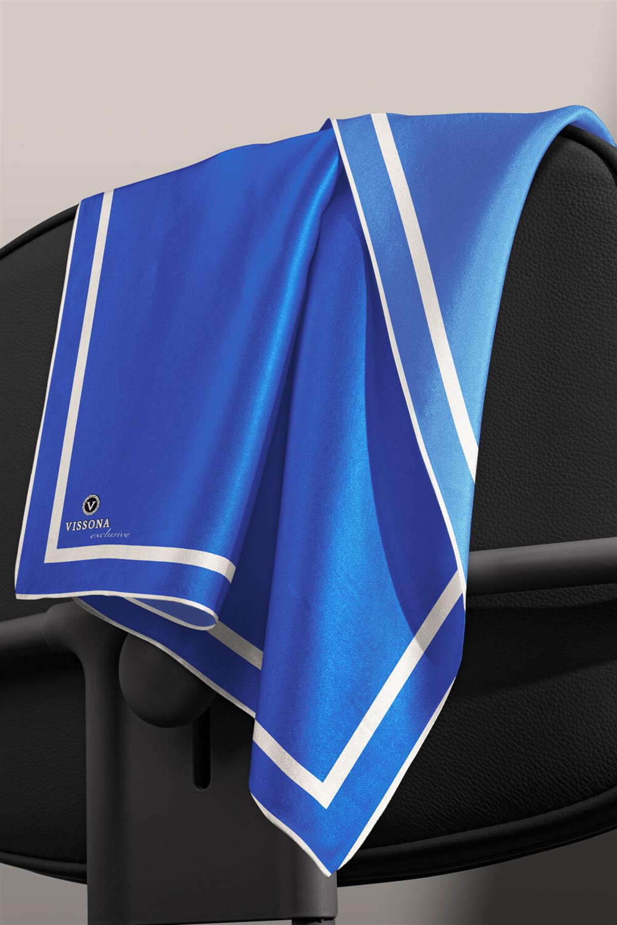 100% Twill İpek Düz Renk Bordür Desenli Saks - Krem Renkli Daha Tok Exclusive Serisi 90x90 Dikim Şekli : El Dikişi Eşarp