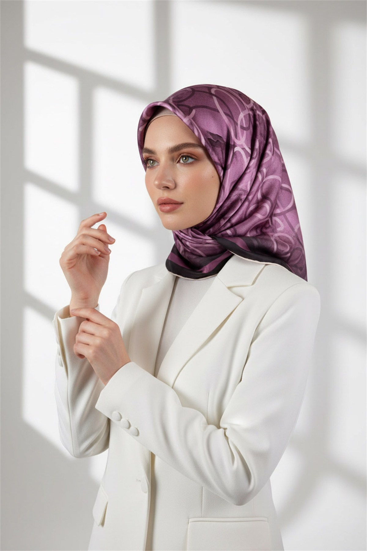 Kristal Geometrik Desenli Lila Renkli 90x90 Eşarp (İpek İçermez) Kenar Dikiş Şekli El Dikişli