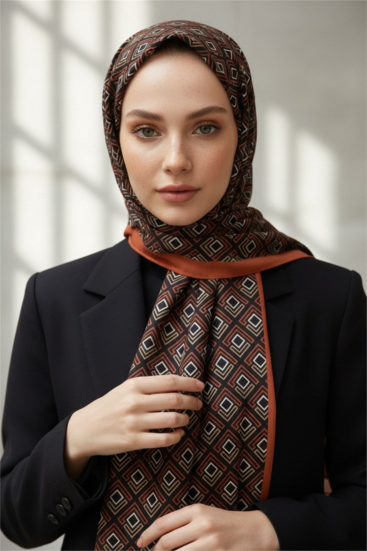 KREP MİNİ MOTİF DESENLİ TABA - BEJ RENKLİ 75X195 KIRIŞMAZ ŞAL