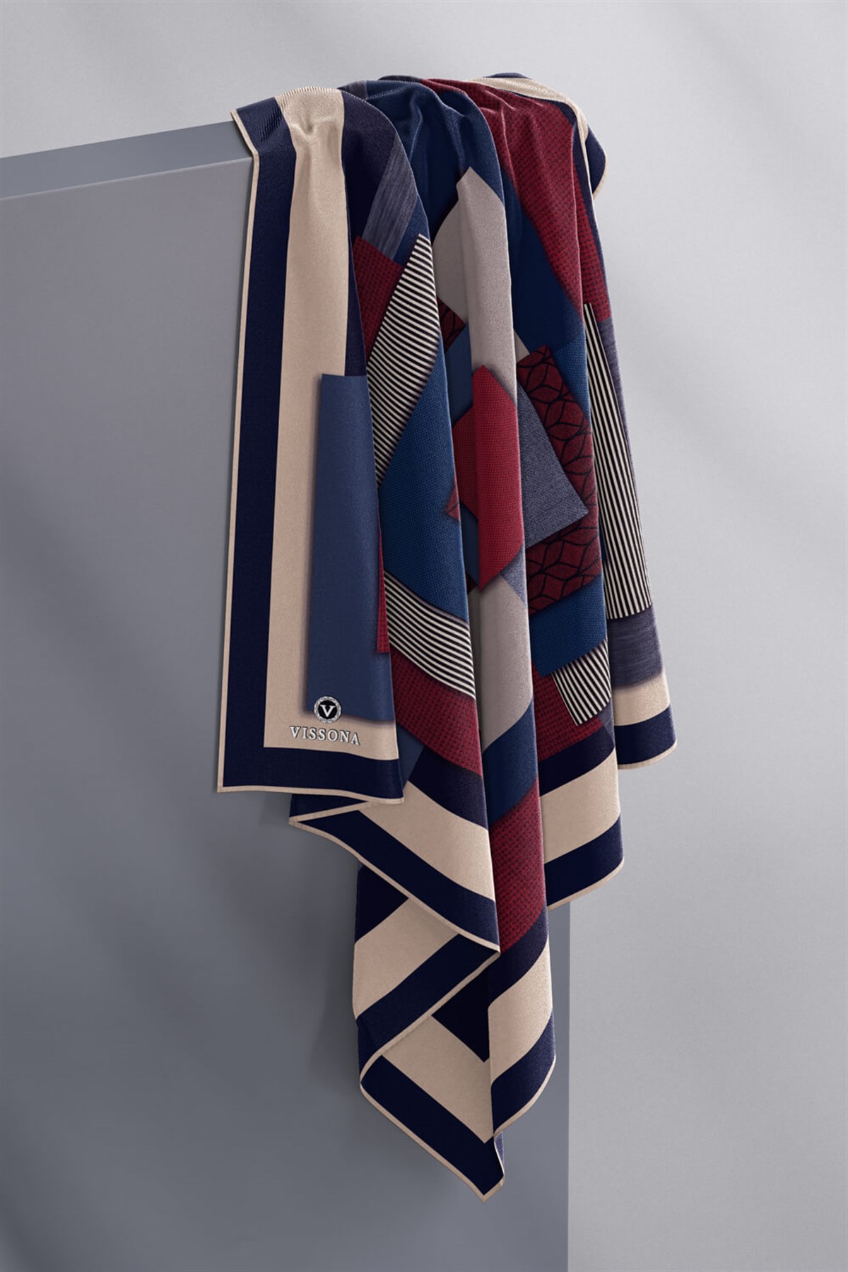 %100 Twill İpek Geometrik Desenli Bordo - Lacivert Renkli 90x90 Eşarp Dikim Şekli : El Dikişi