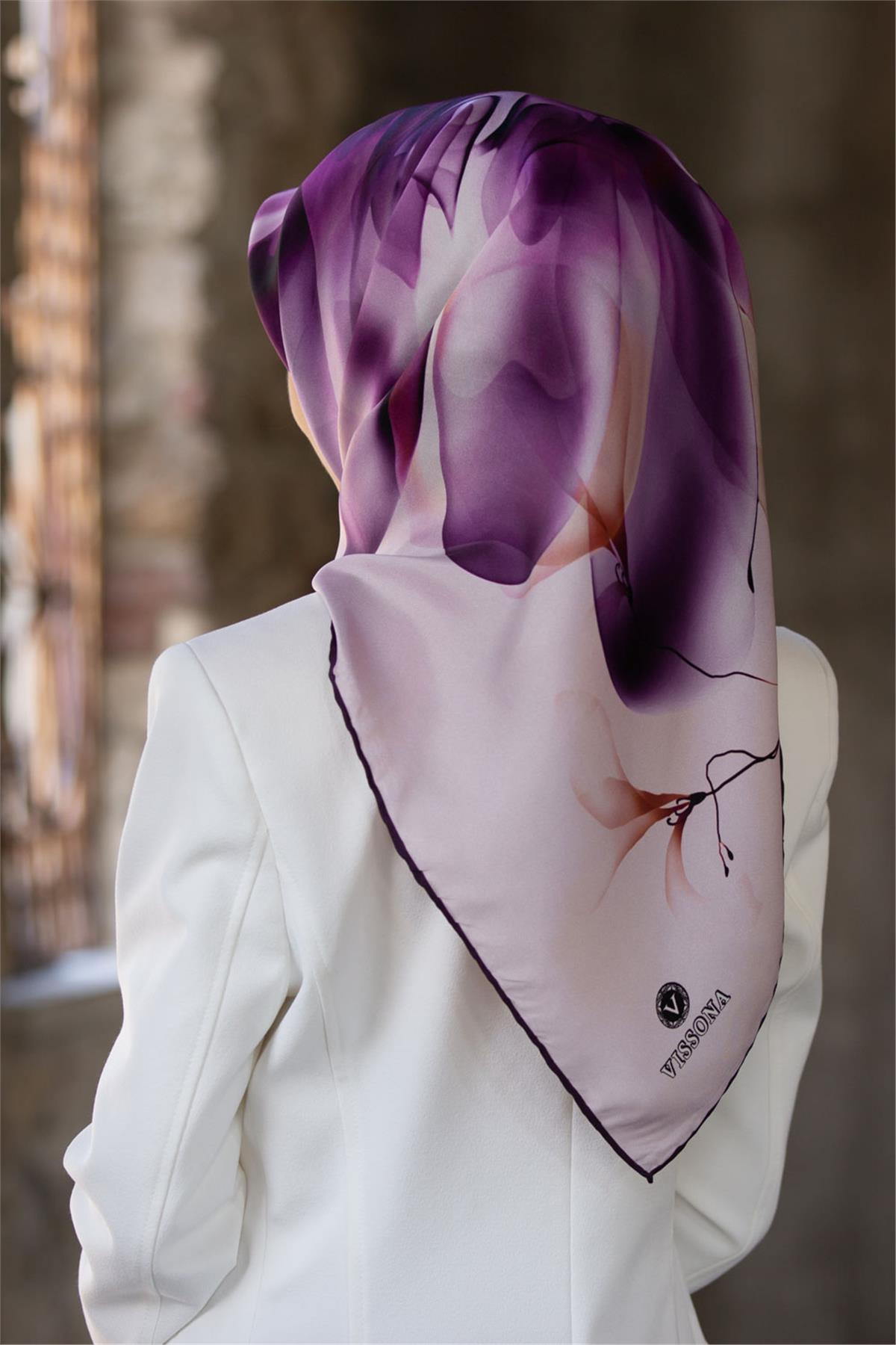 %100 Twill İpek Büyük Çiçek Desenli Mürdüm - Lila Renkli 90x90 Eşarp Dikim Şekli : El Dikişi