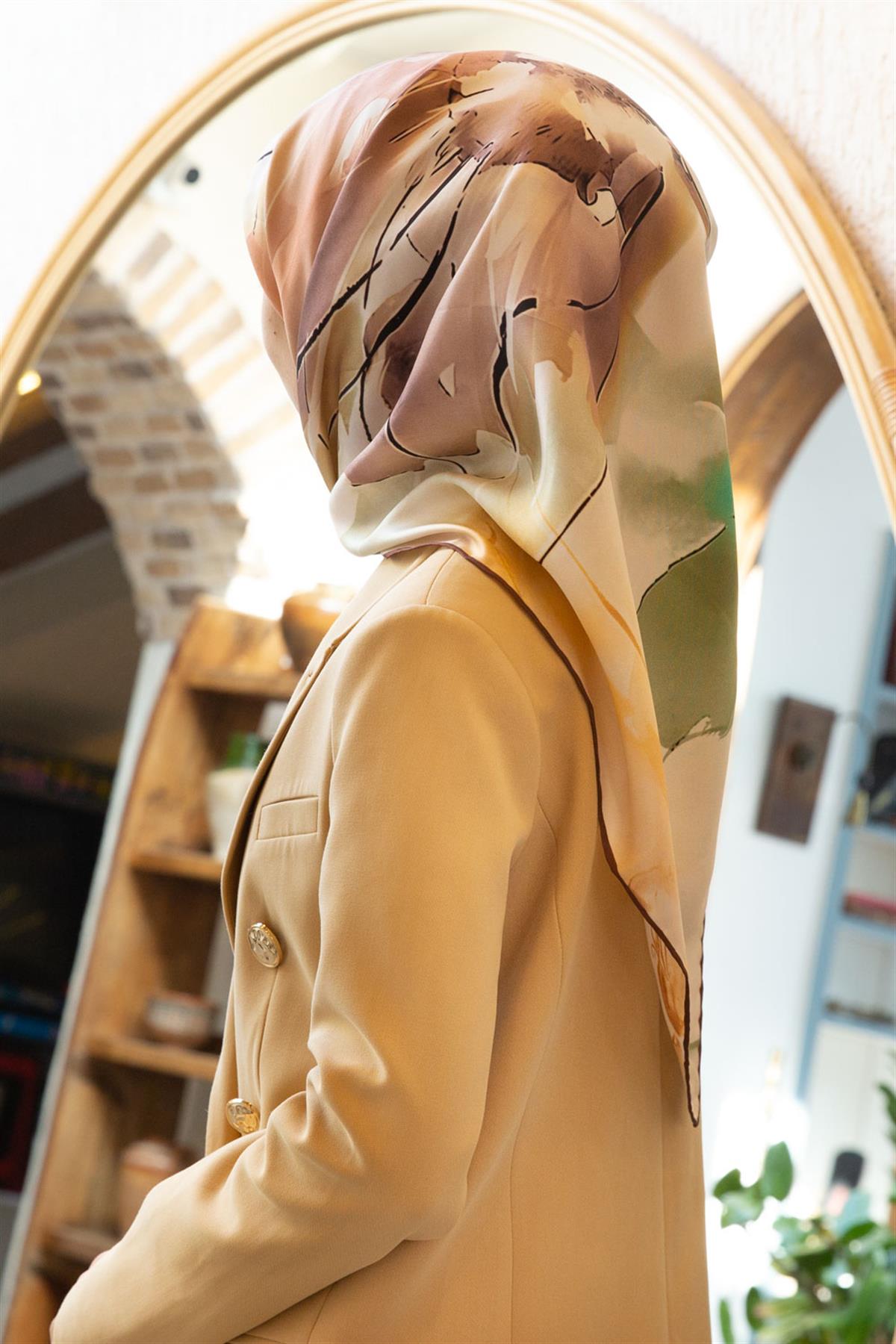 %100 Twill İpek Sulu Boya Çiçek Desenli Vizon Renkli 90x90 Eşarp Dikim Şekli : El Dikişi