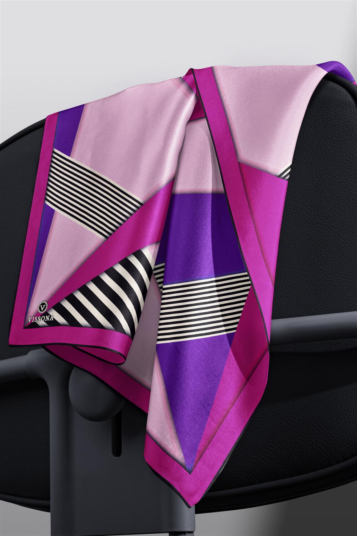 %100 Twill İpek Çizgili ve Geometrik Desenli Fuşya - Mor Renkli 90x90 Eşarp Dikim Şekli : El Dikişi