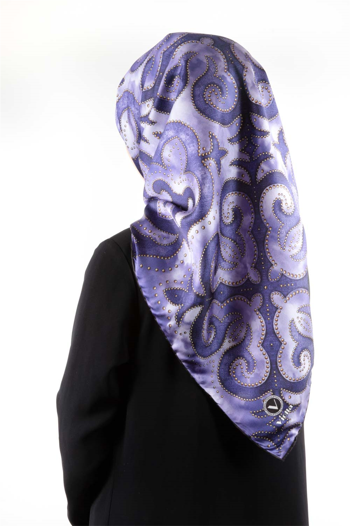 Twill Barok Desenli Lacivert Renkli 90x90 Eşarp (İpek İçermez) Kenar Dikiş Şekli El Dikişli