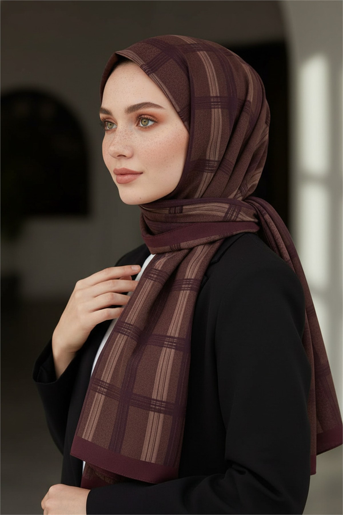 KREP GEOMETRİK DESENLİ GÜL KURUSU RENKLİ 75X195 KIRIŞMAZ ŞAL