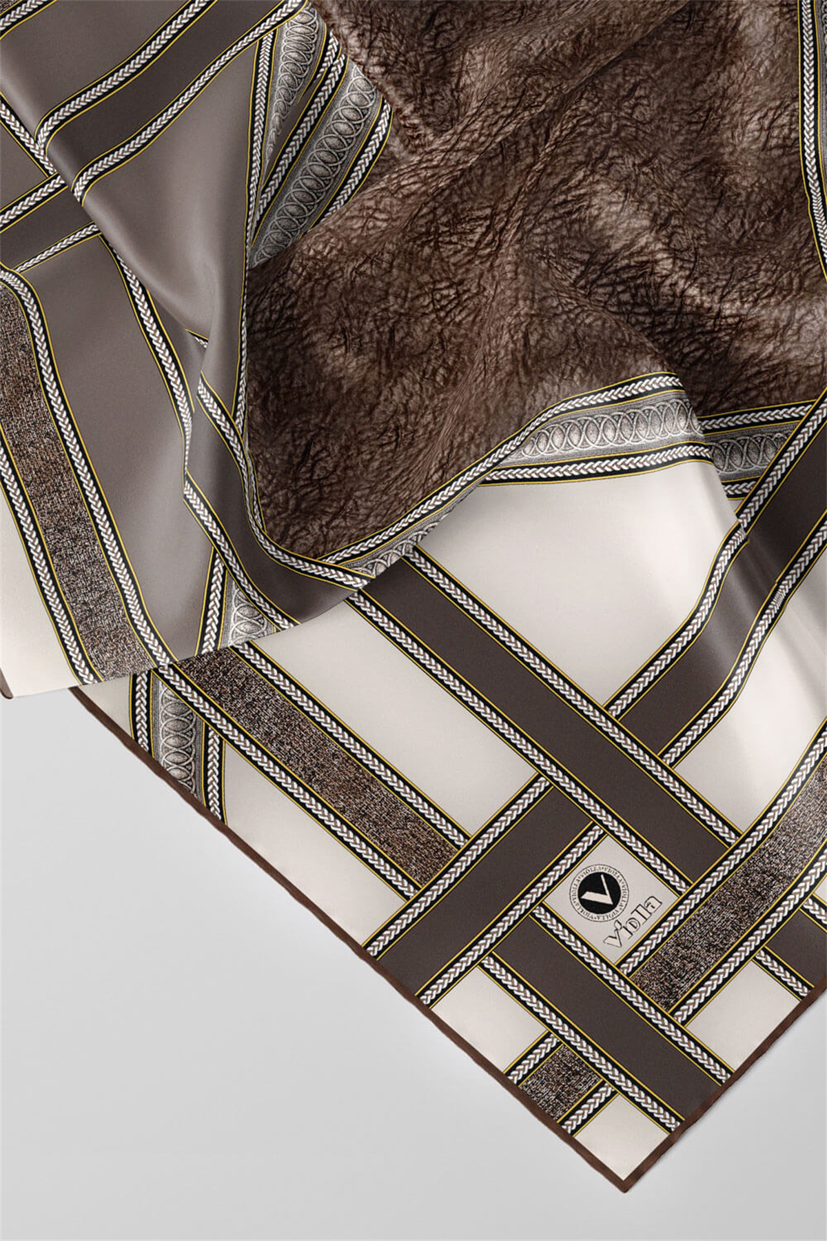 Twill Bordür Taş Desenli Vizon Renkli 90x90 Eşarp (İpek İçermez) Kenar Dikiş Şekli El Dikişli