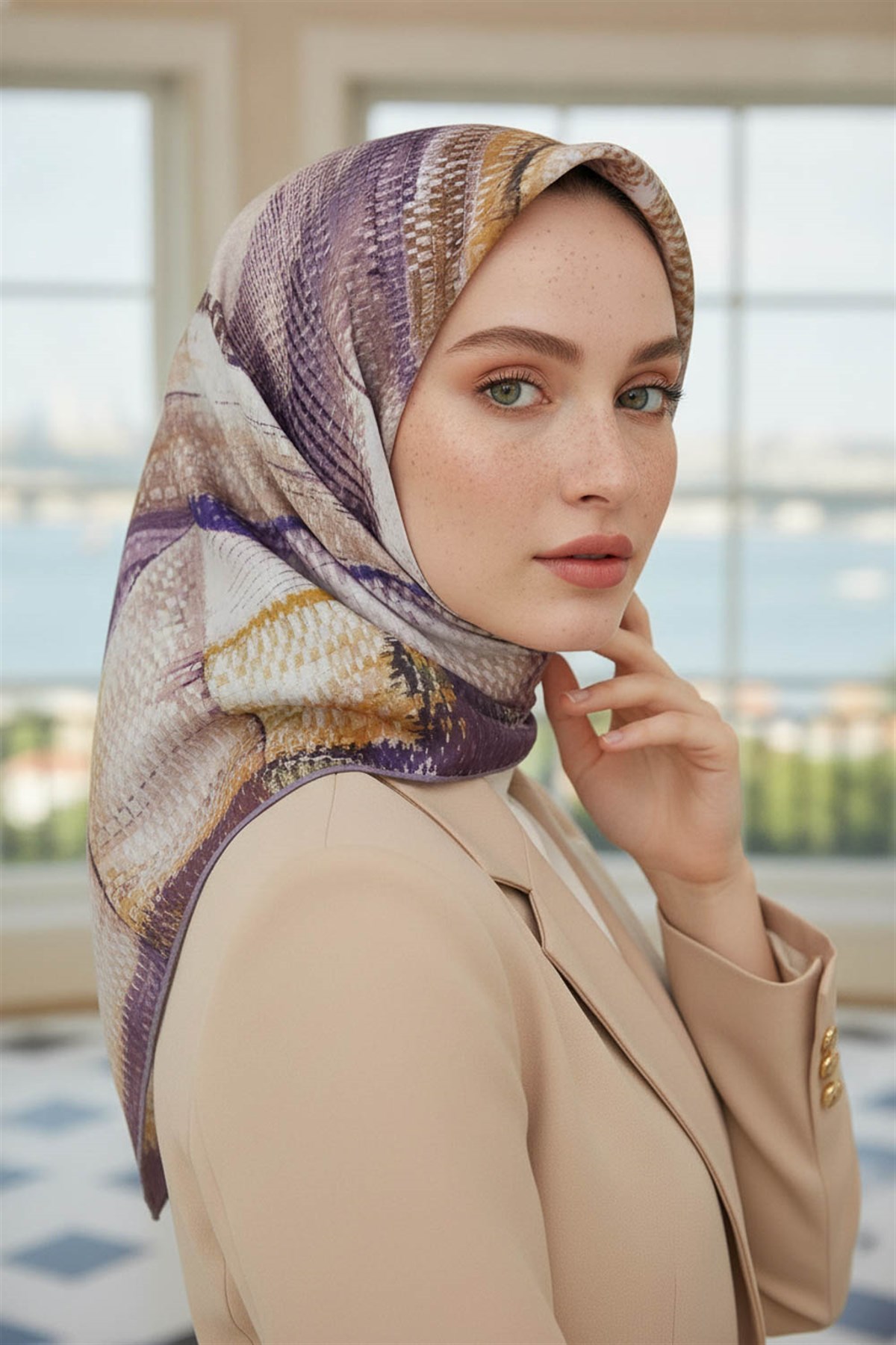 %100 Twill İpek Efektli ve Geometrik Desenli Sirke - Hardal Renkli 90x90 Eşarp Dikim Şekli : El Dikişi