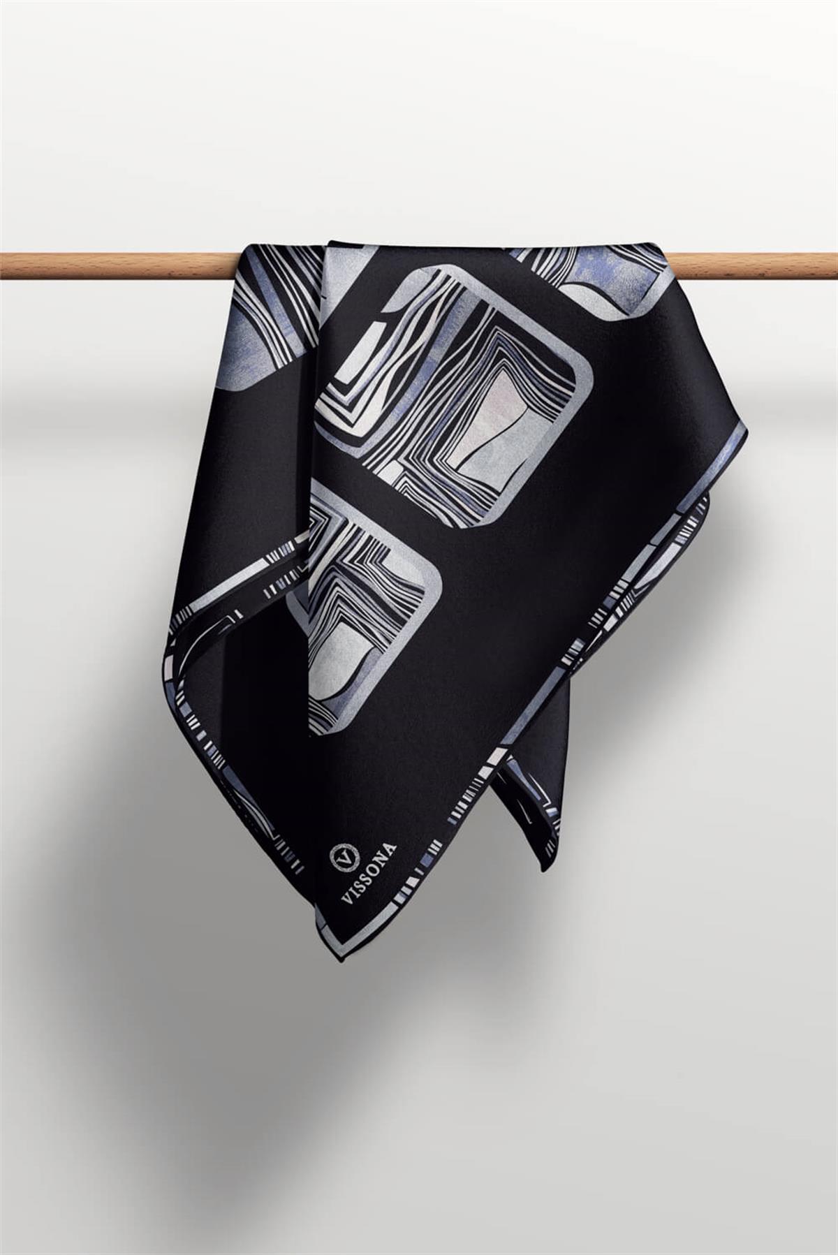 %100 Twill İpek Geometrik Kare Desenli Siyah - Beyaz Renkli 90x90 Eşarp Dikim Şekli : El Dikişi