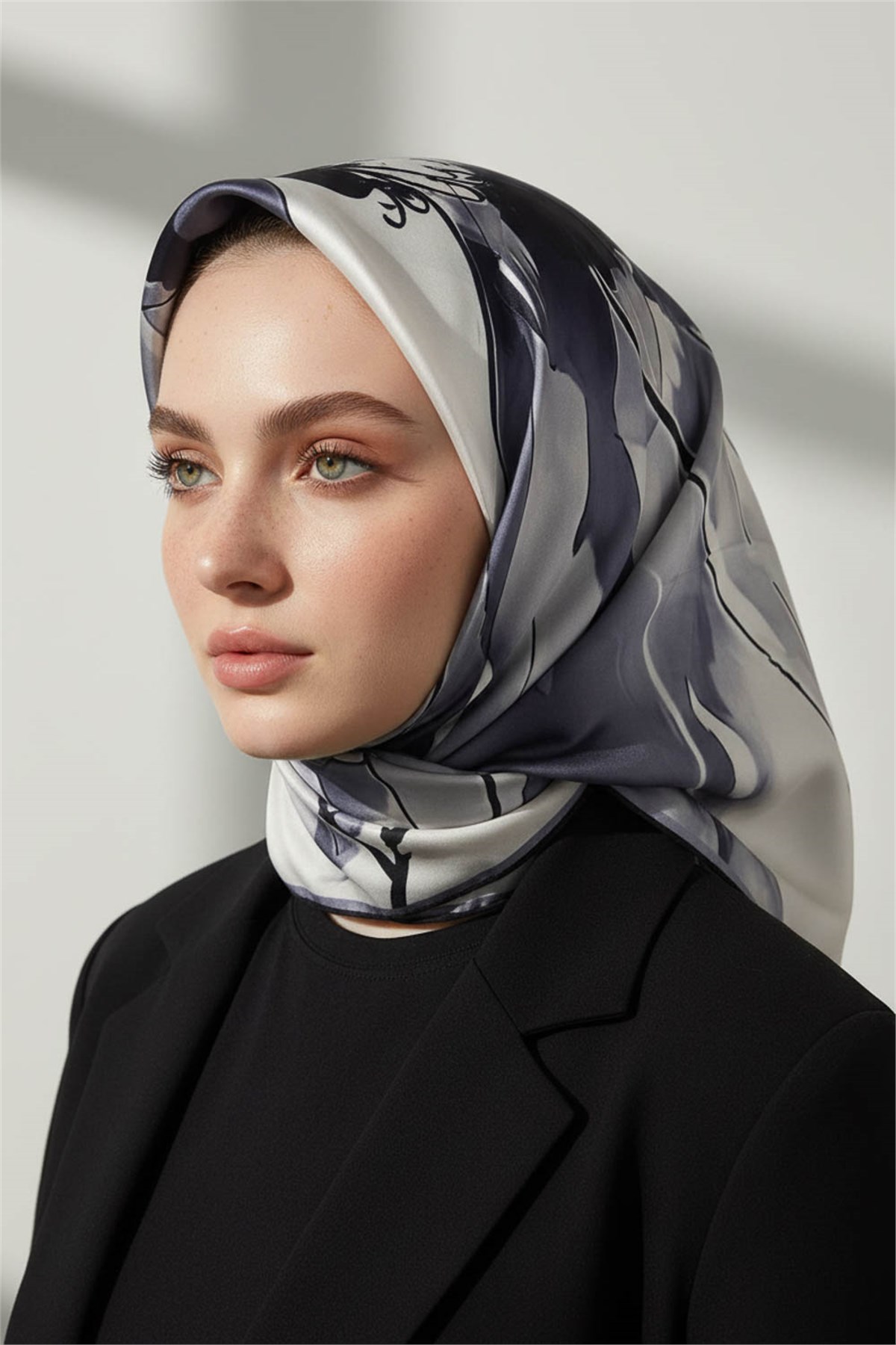%100 Twill İpek Eşarp 90x90 Soyut Sulu Boya Desenli El Dikişli Kadın Eşarp