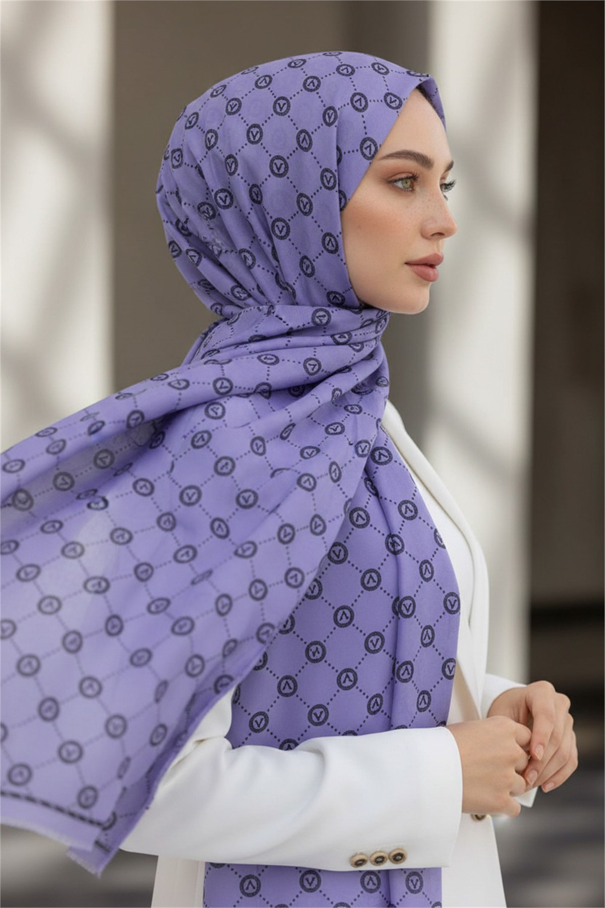 %100 Saf İpek Şal İnce Saten Vual Dokuma V Logo Desenli Lila Renkli 90x210 Şal