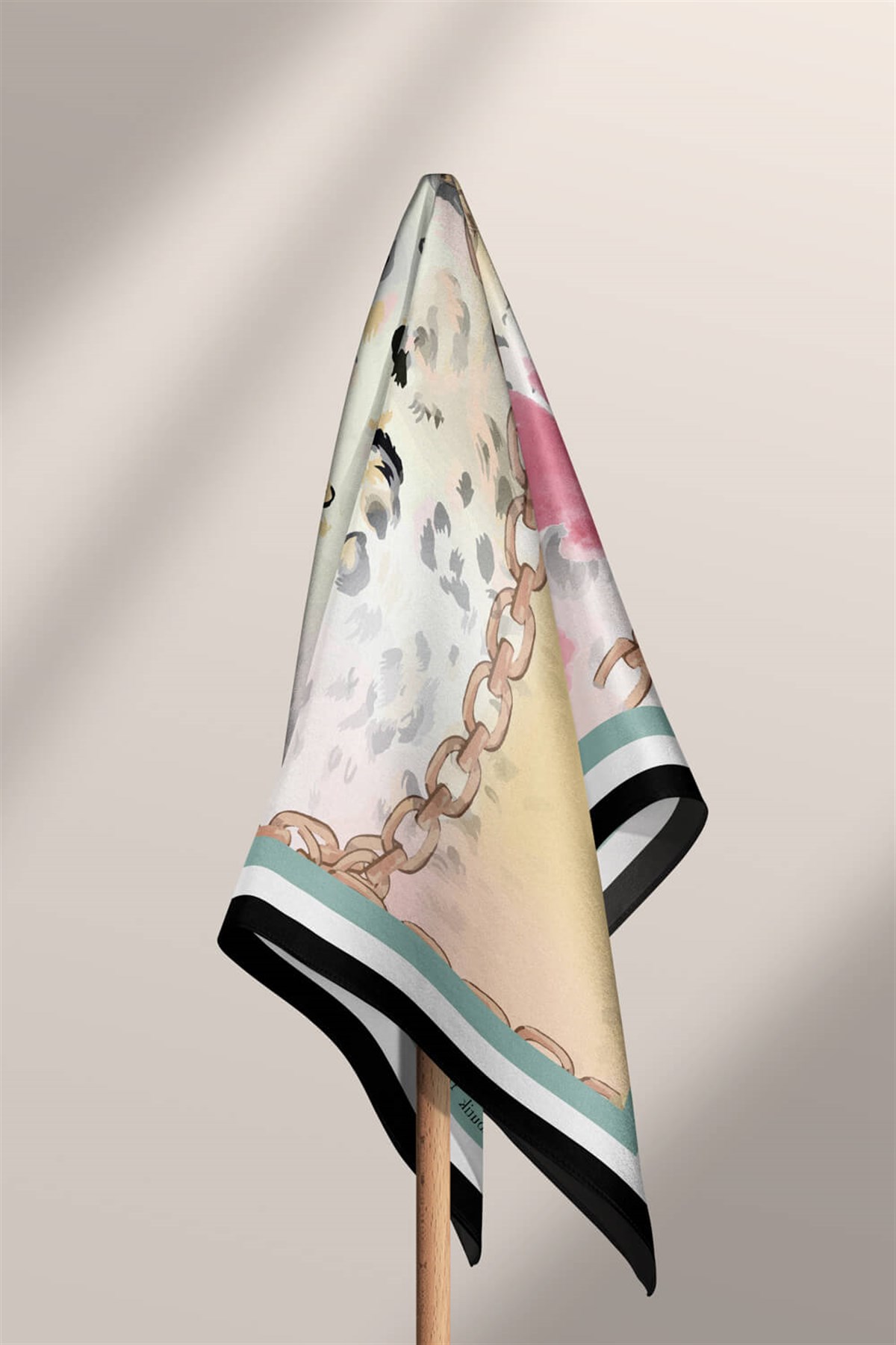 Violla G22 LEOPARD COLOR FLOWERS BANDANA
