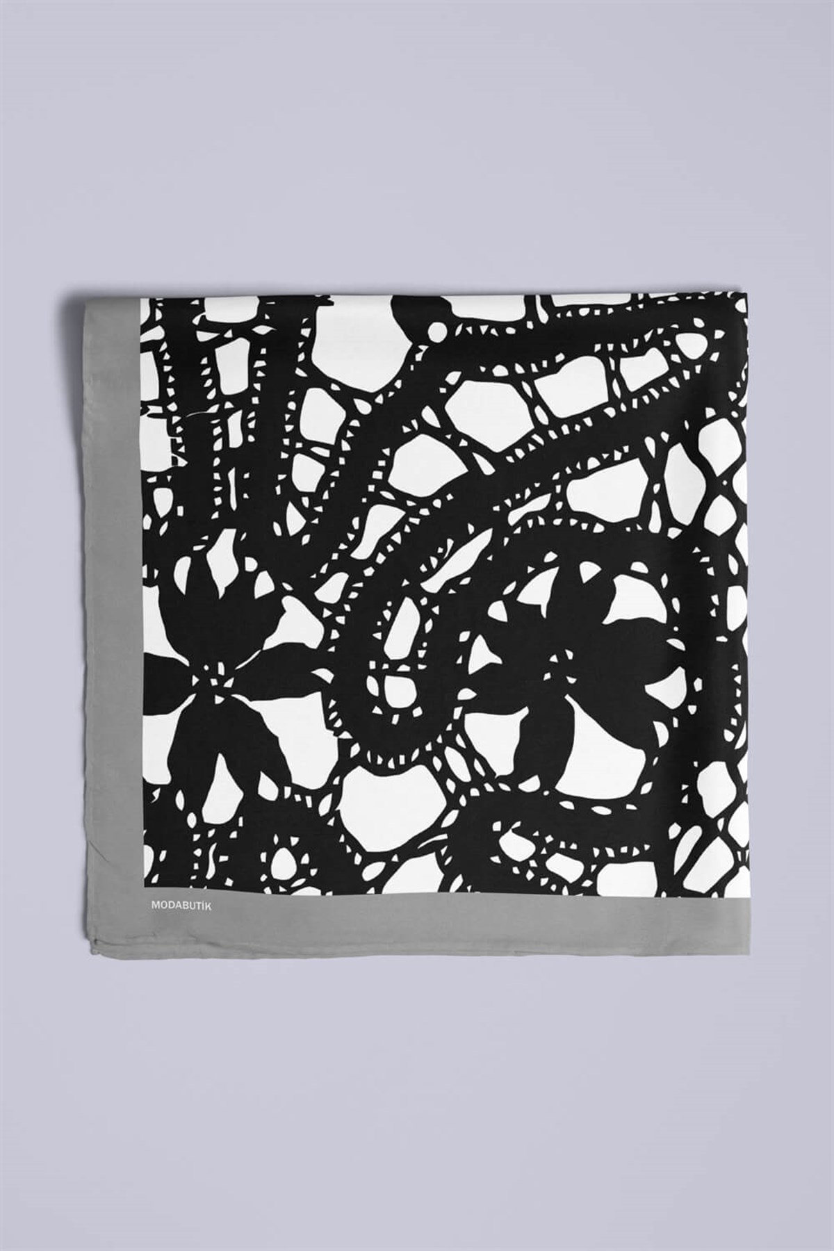 Violla F4 Kadın Zincir Desenli Bandana 50x50 Siyah Beyaz DG0101-22
