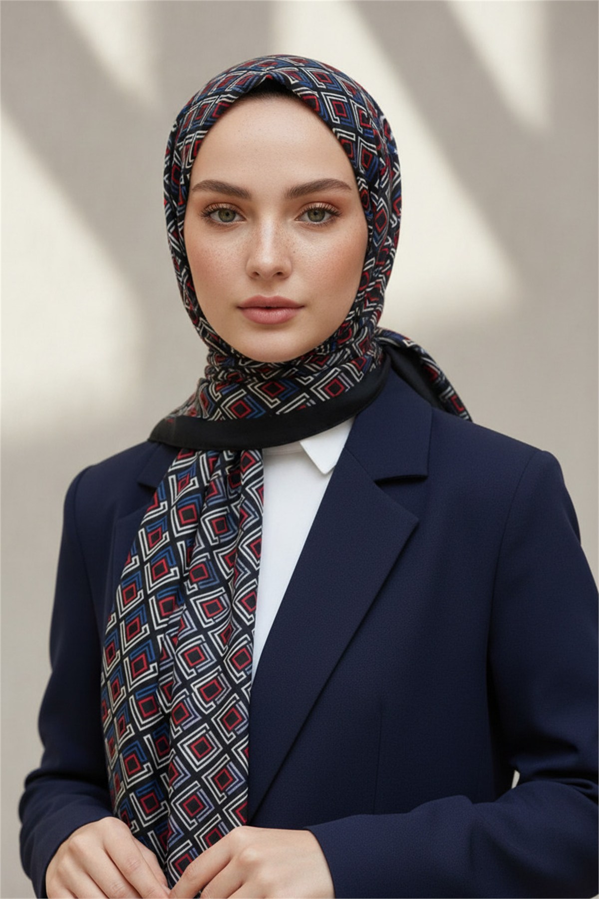 KREP MİNİ MOTİF DESENLİ İNDİGO - KIRMIZI RENKLİ 75X195 KIRIŞMAZ ŞAL