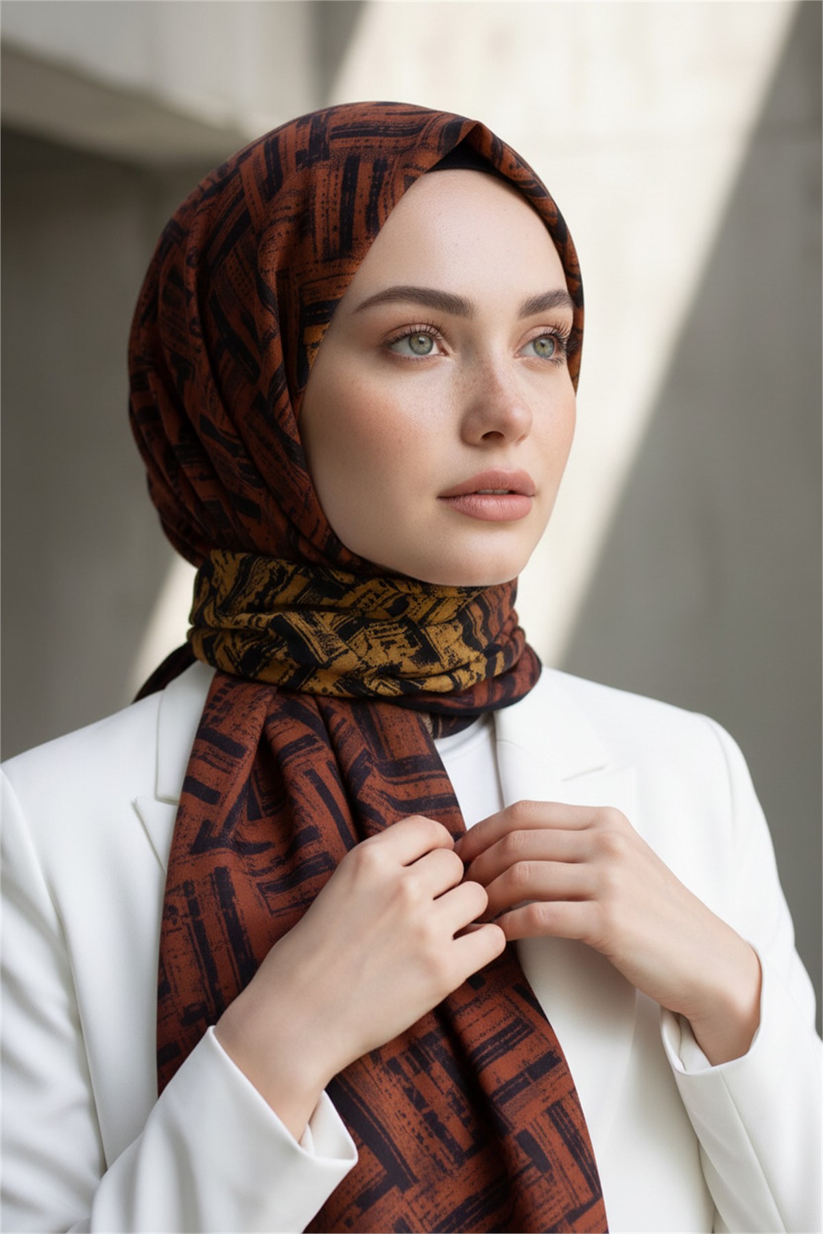 KREP DEGRADELİ ÇİZGİ DESENLİ HARDAL RENKLİ 75X195 KIRIŞMAZ ŞAL