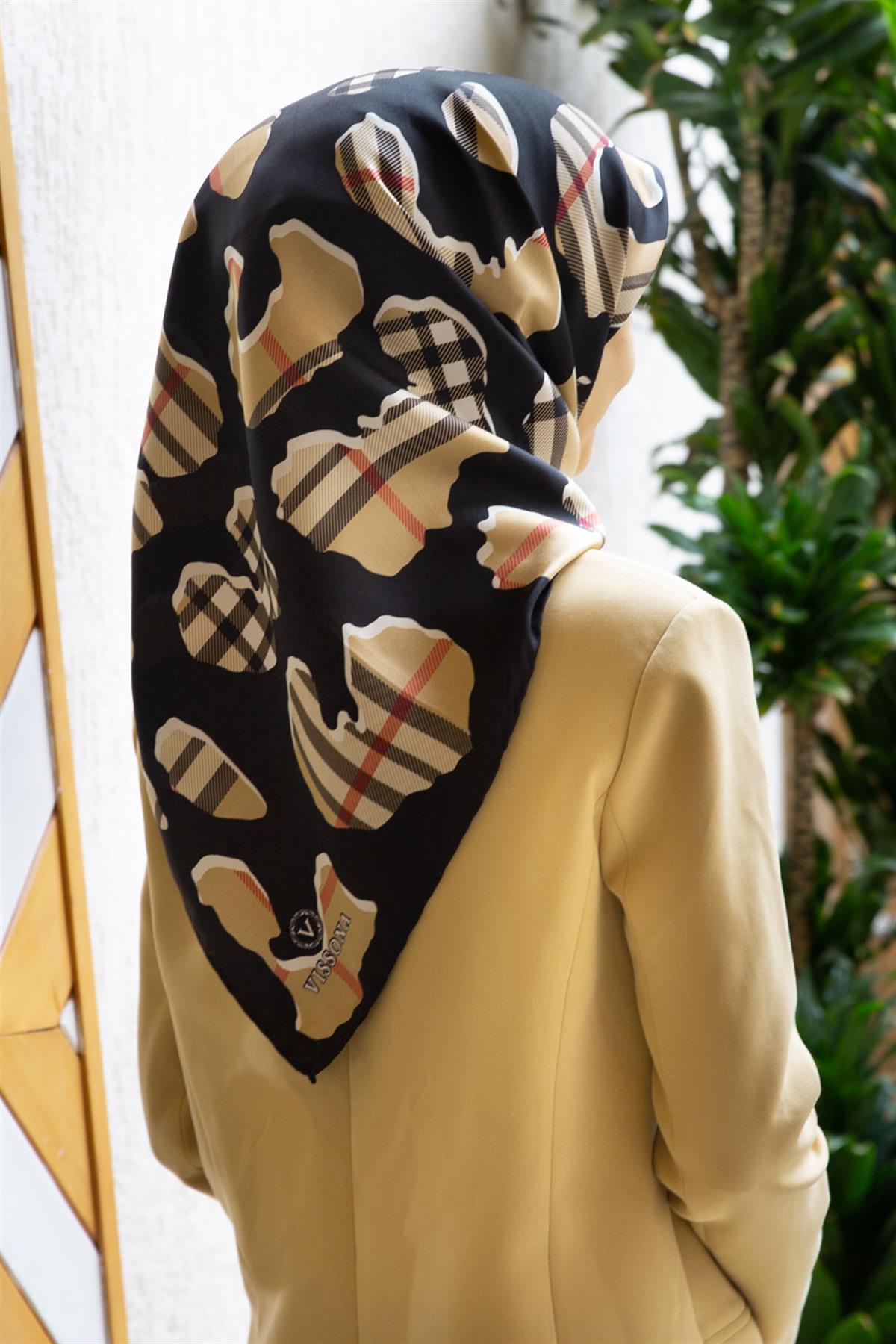 %100 Twill İpek Leopar Desenli Siyah - Bej Renkli 90x90 Eşarp Dikim Şekli : El Dikişi